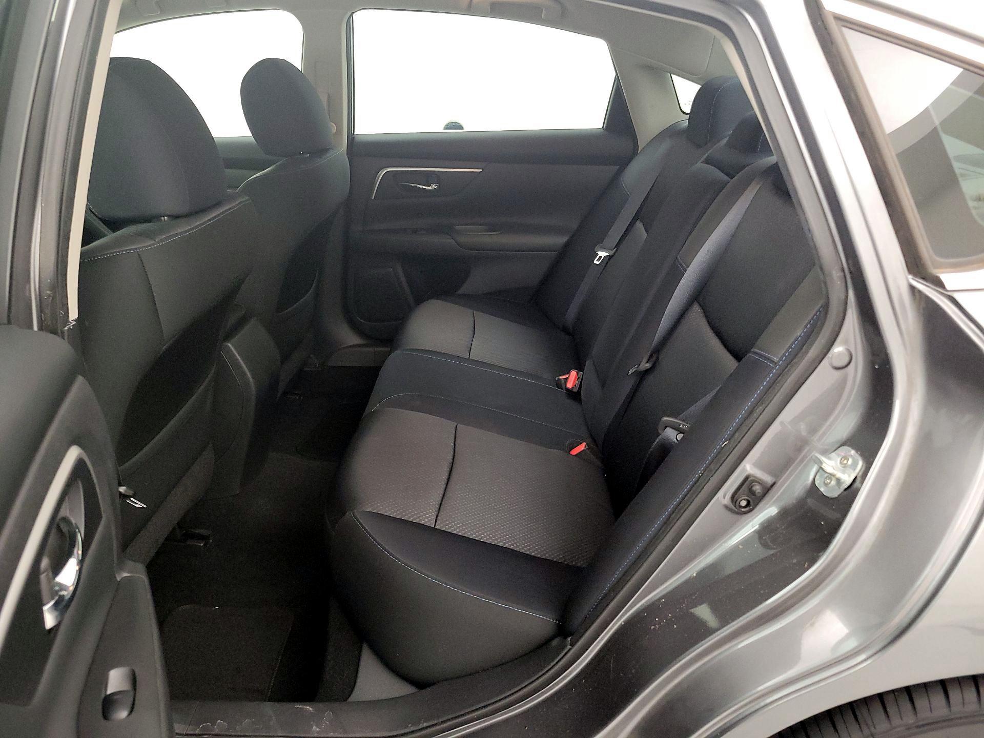 Thumbnail: 2016 Nissan Altima - 19