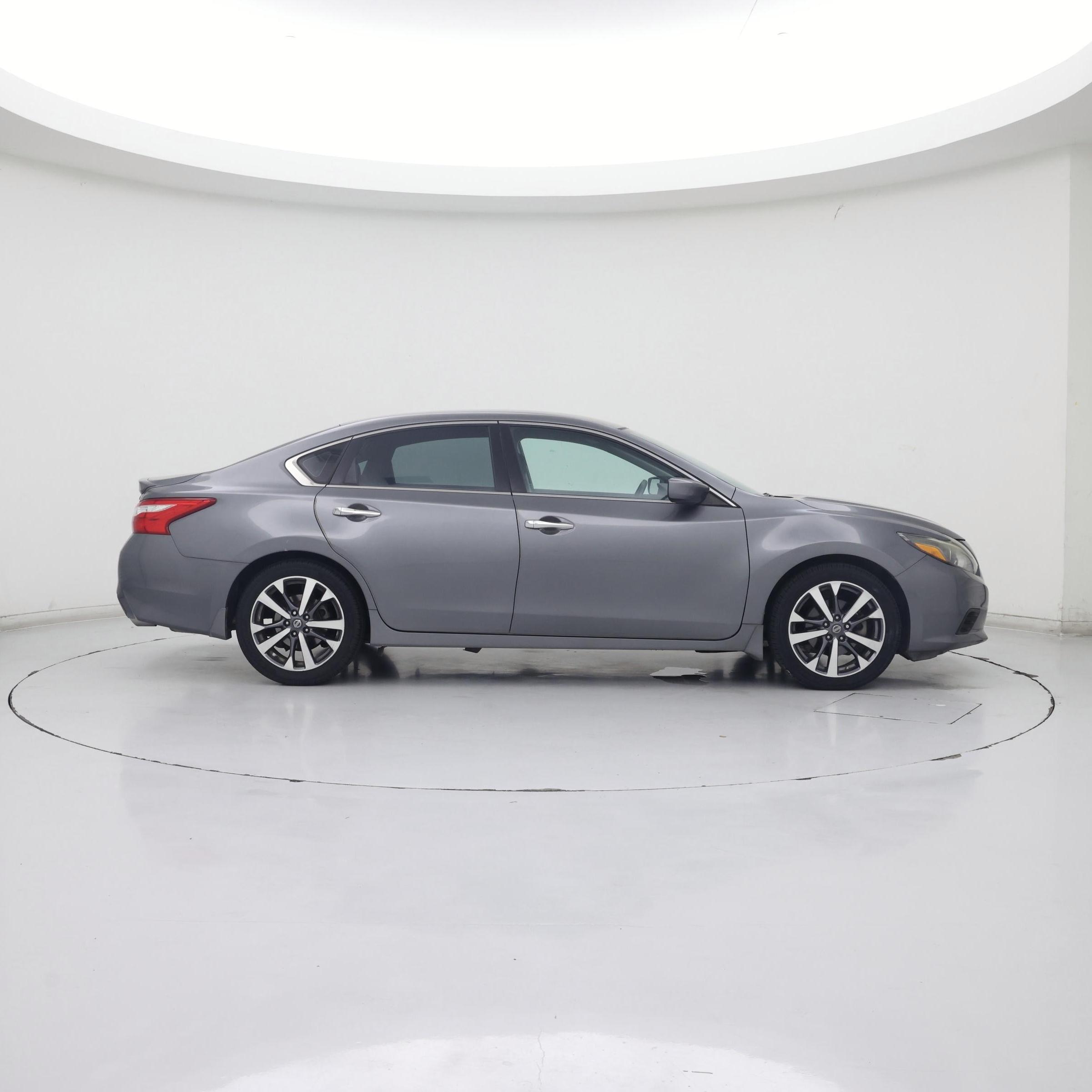 Thumbnail: 2016 Nissan Altima - 7