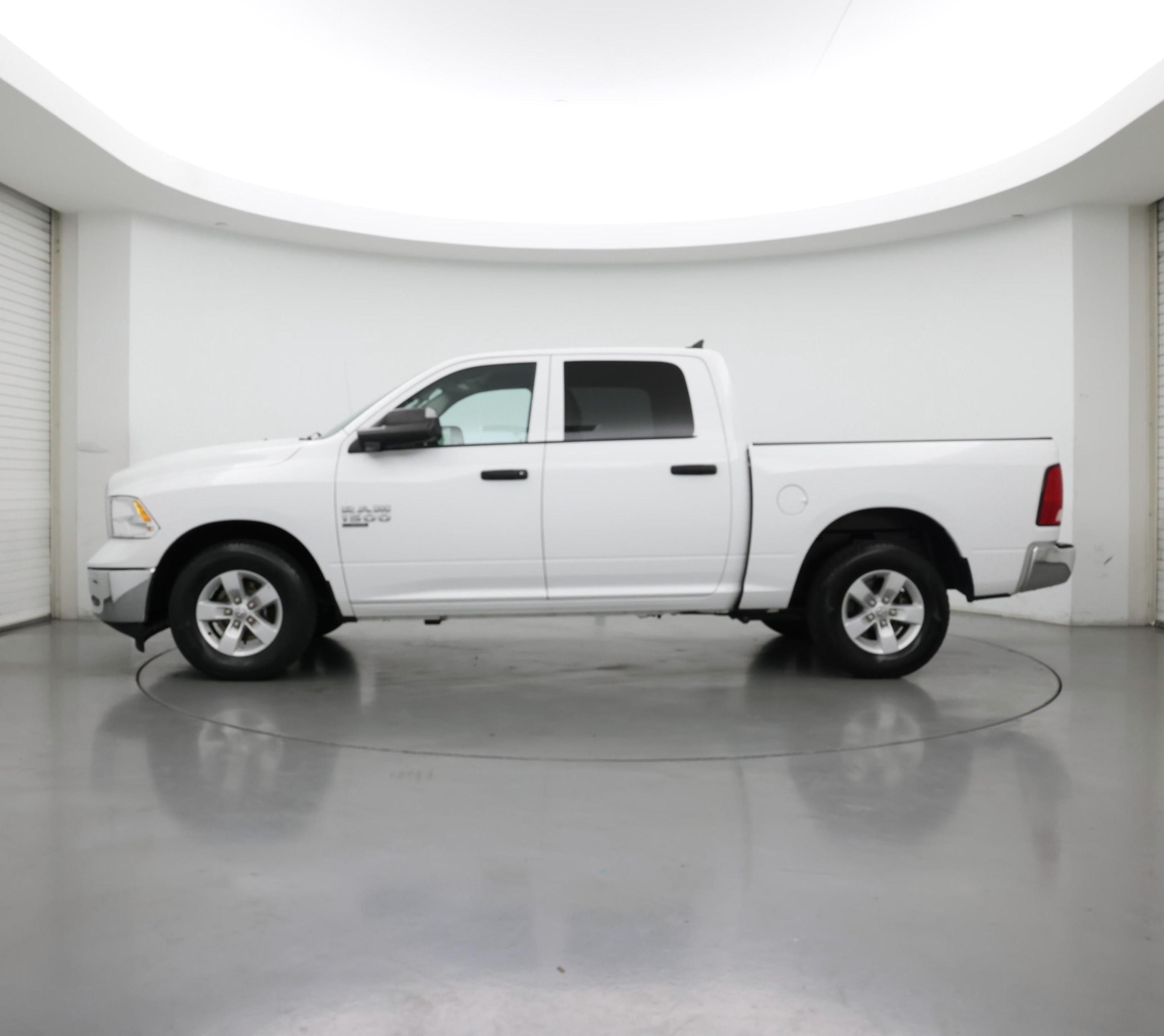 Thumbnail: 2022 RAM 1500 Classic - 3