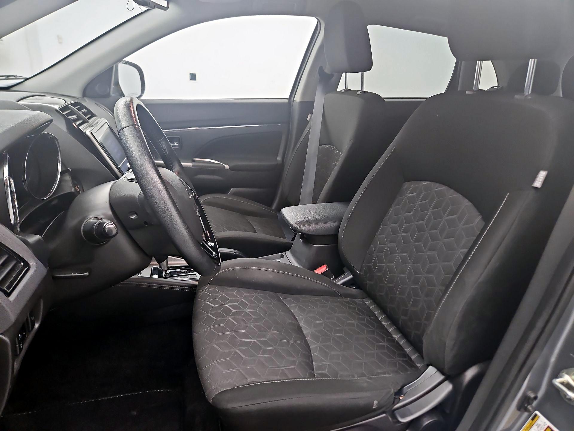 Thumbnail: 2020 Mitsubishi Outlander Sport - 11