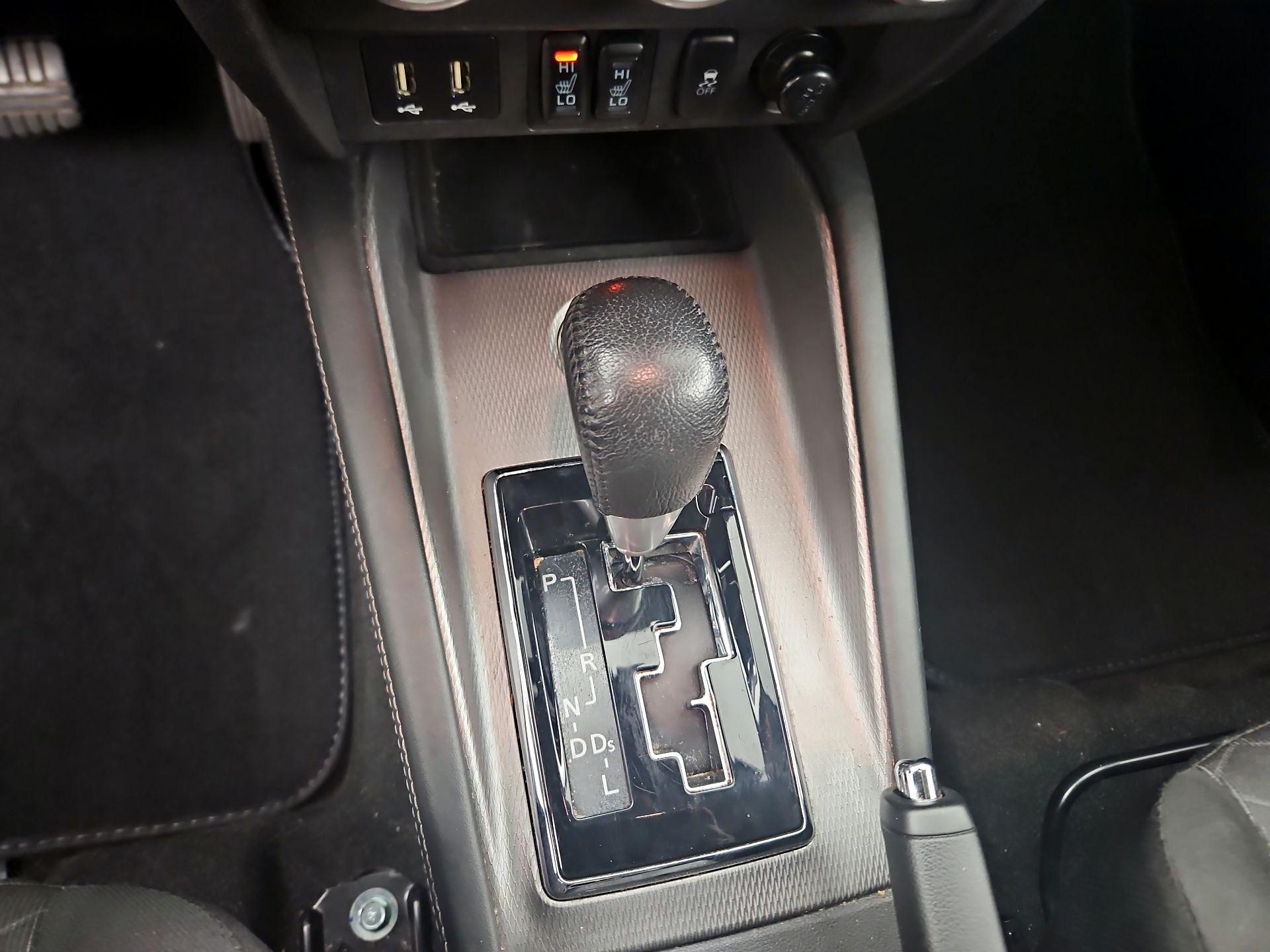 Thumbnail: 2020 Mitsubishi Outlander Sport - 16