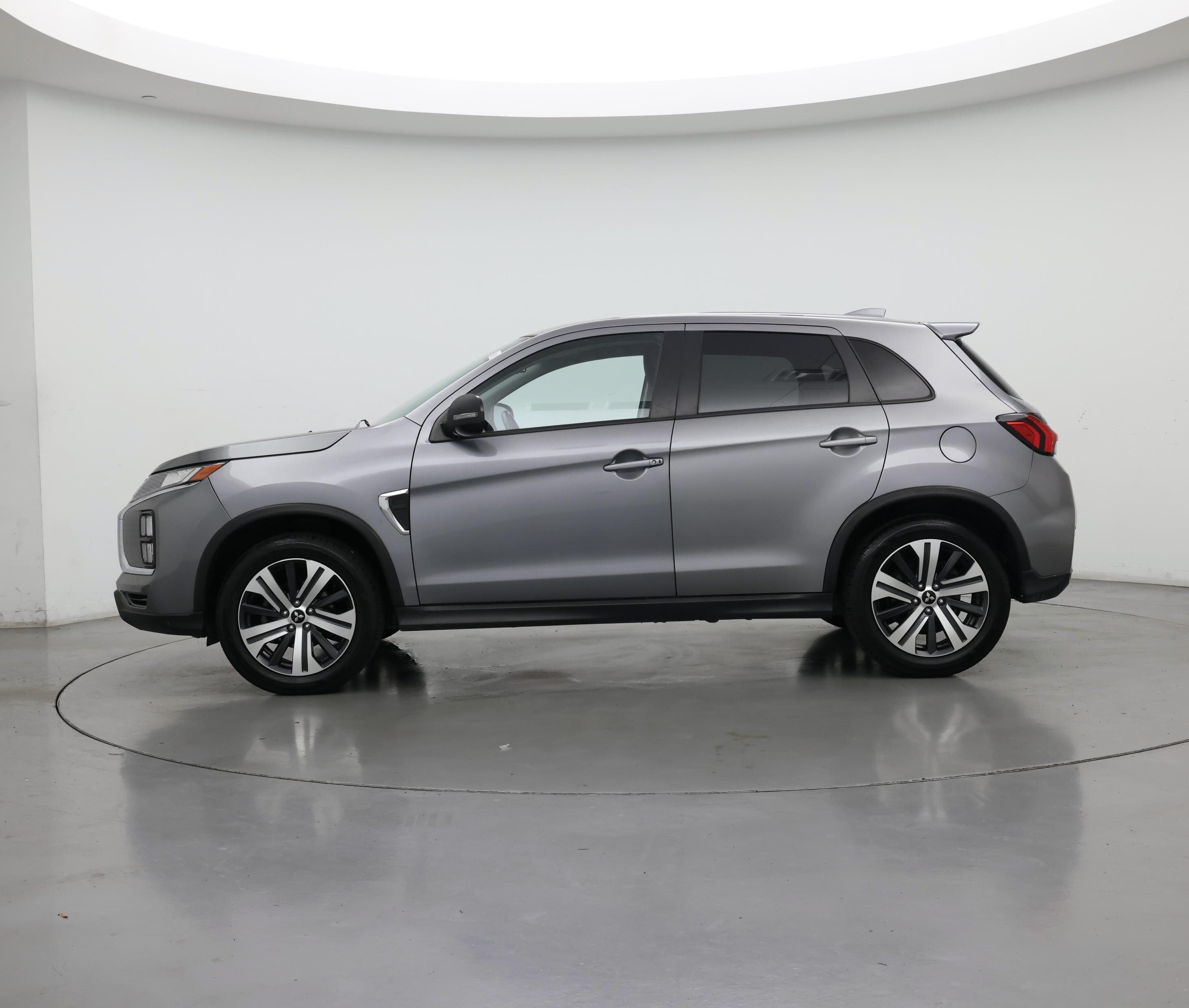 Thumbnail: 2020 Mitsubishi Outlander Sport - 3
