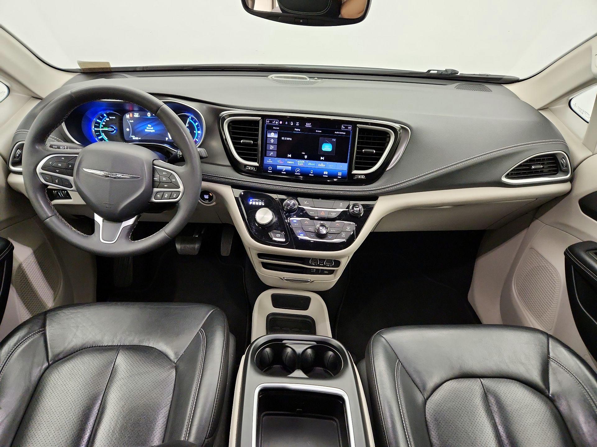 Thumbnail: 2022 Chrysler Pacifica - 9
