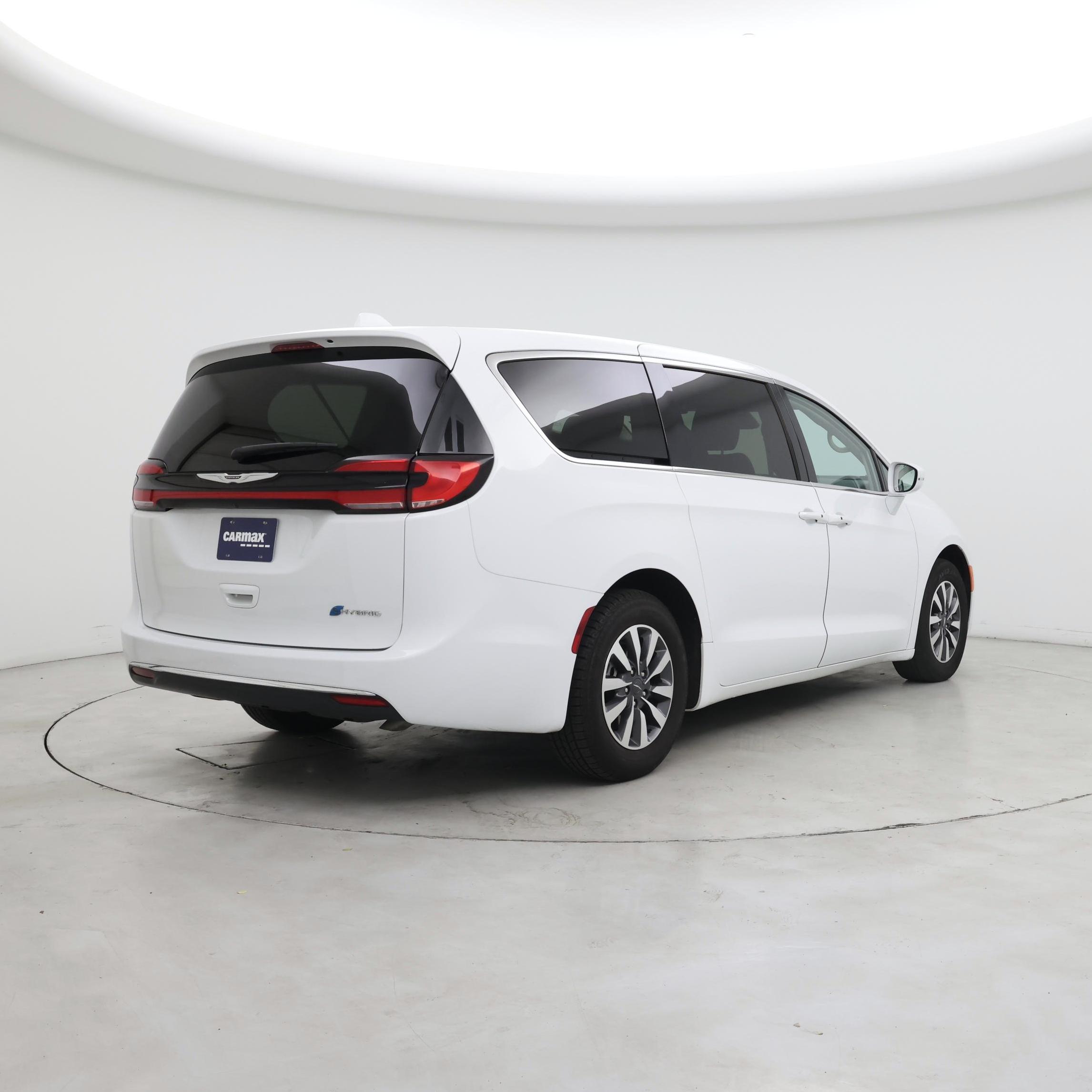 Thumbnail: 2022 Chrysler Pacifica - 8