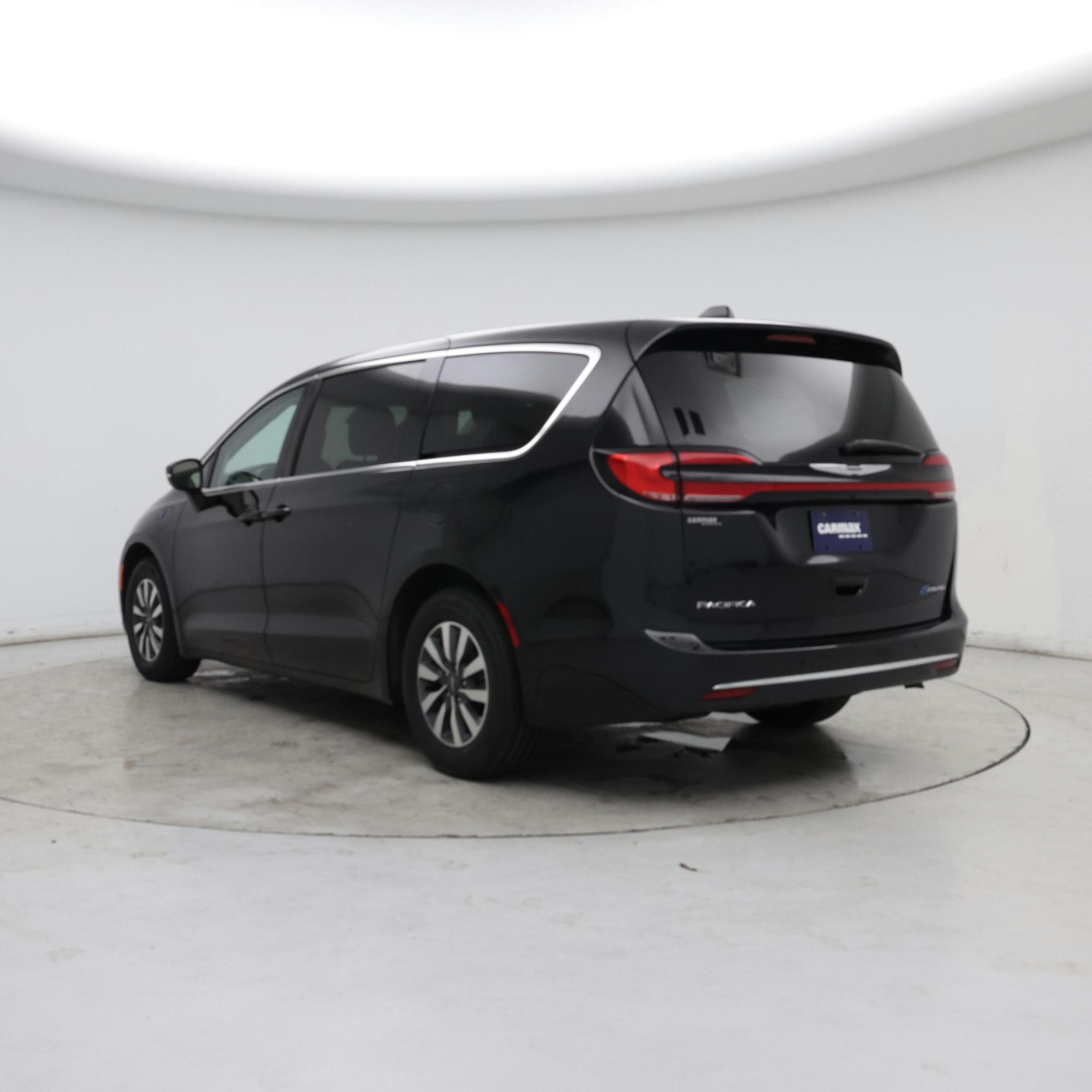 Thumbnail: 2023 Chrysler Pacifica - 2