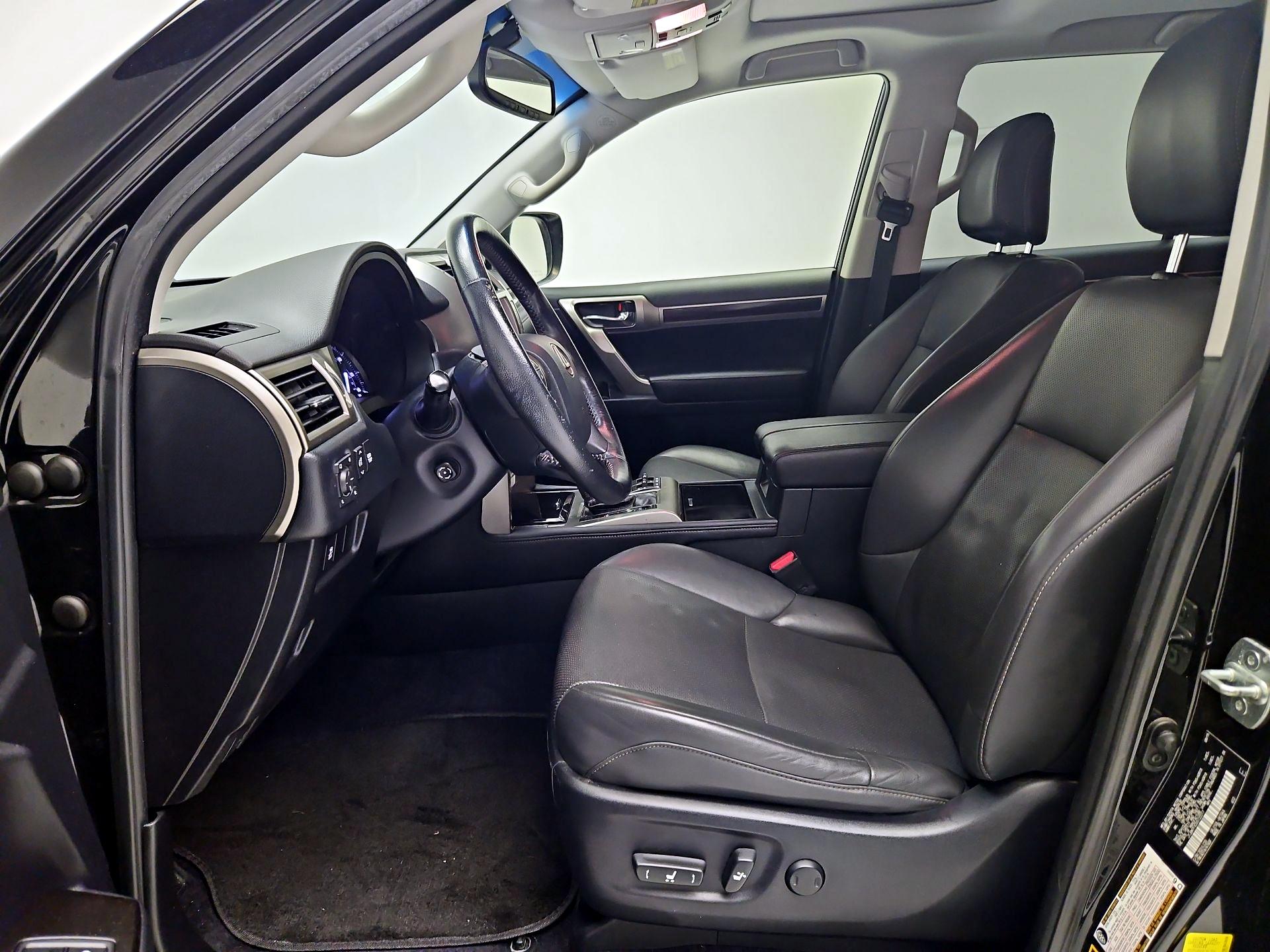 Thumbnail: 2016 Lexus GX - 11