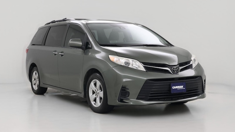 2020 Toyota Sienna LE Hero Image