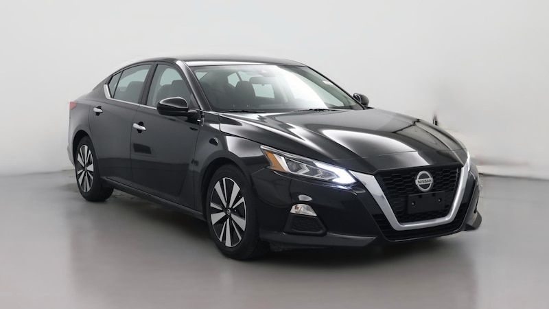 2022 Nissan Altima SV Hero Image