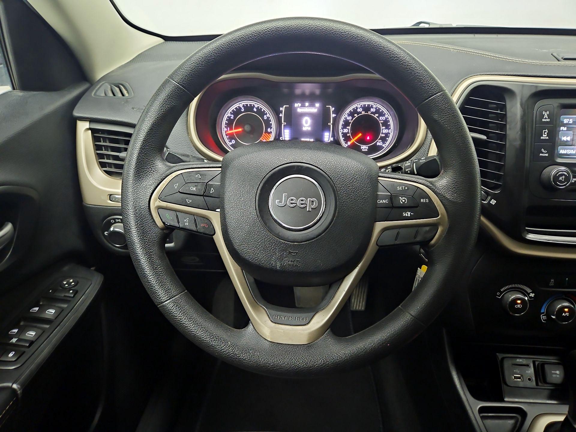 Thumbnail: 2015 Jeep Cherokee - 10