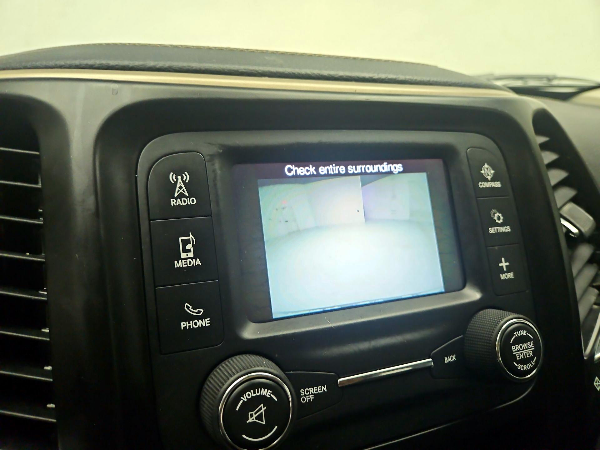 Thumbnail: 2015 Jeep Cherokee - 14