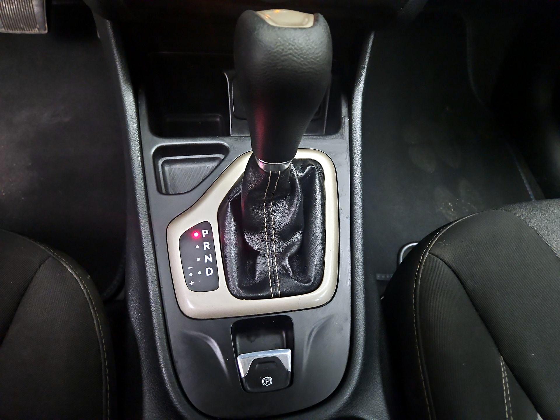 Thumbnail: 2015 Jeep Cherokee - 17