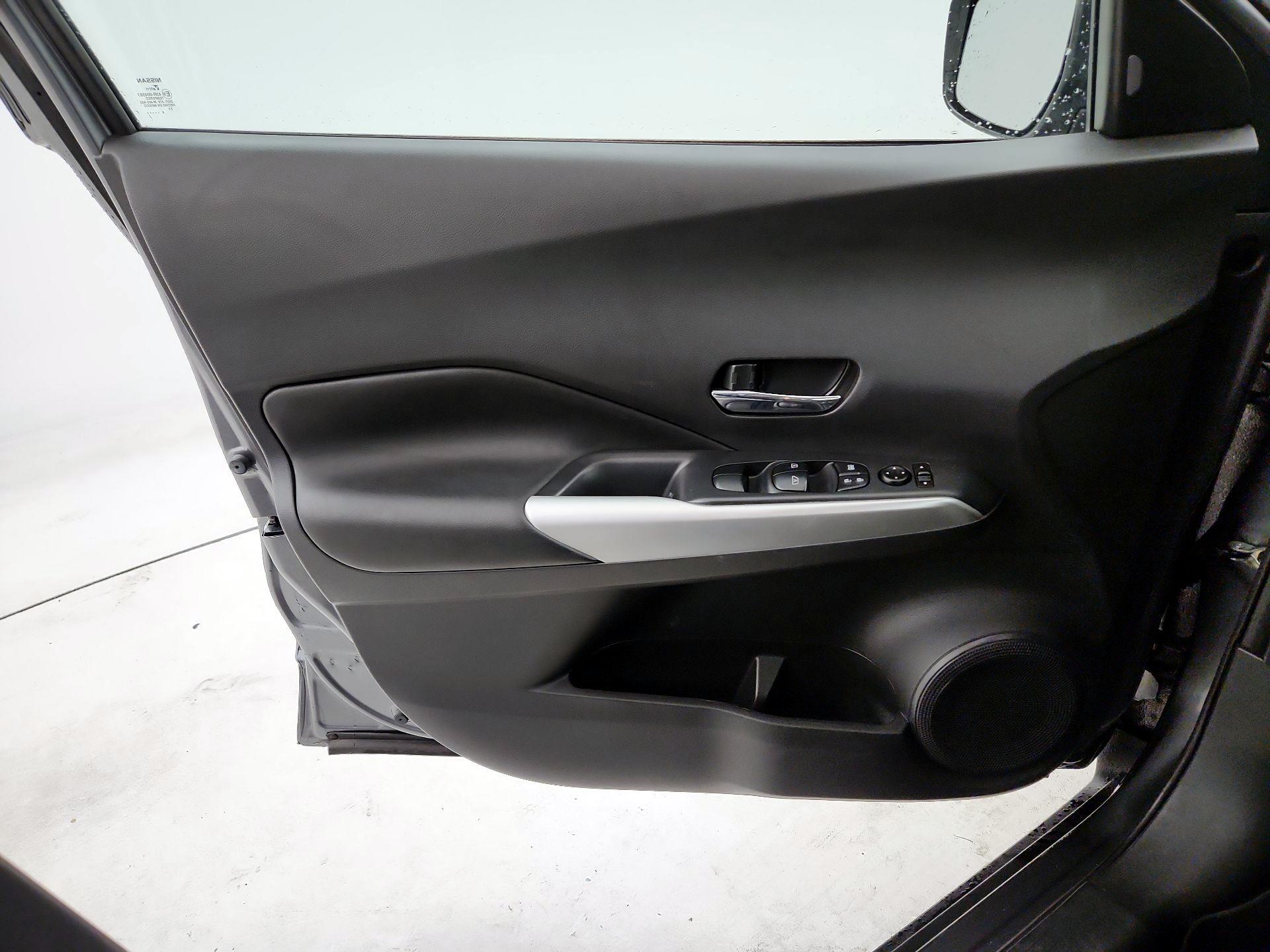 Thumbnail: 2019 Nissan Kicks - 12