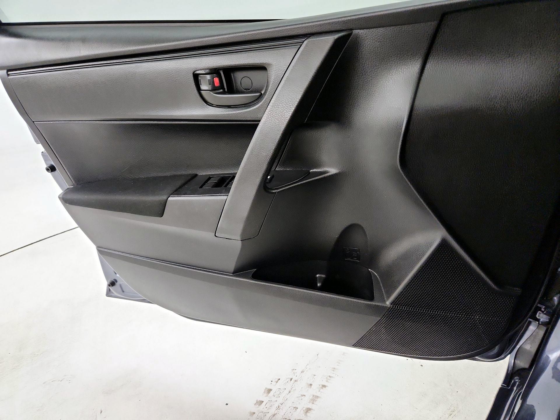 Thumbnail: 2018 Toyota Corolla - 12