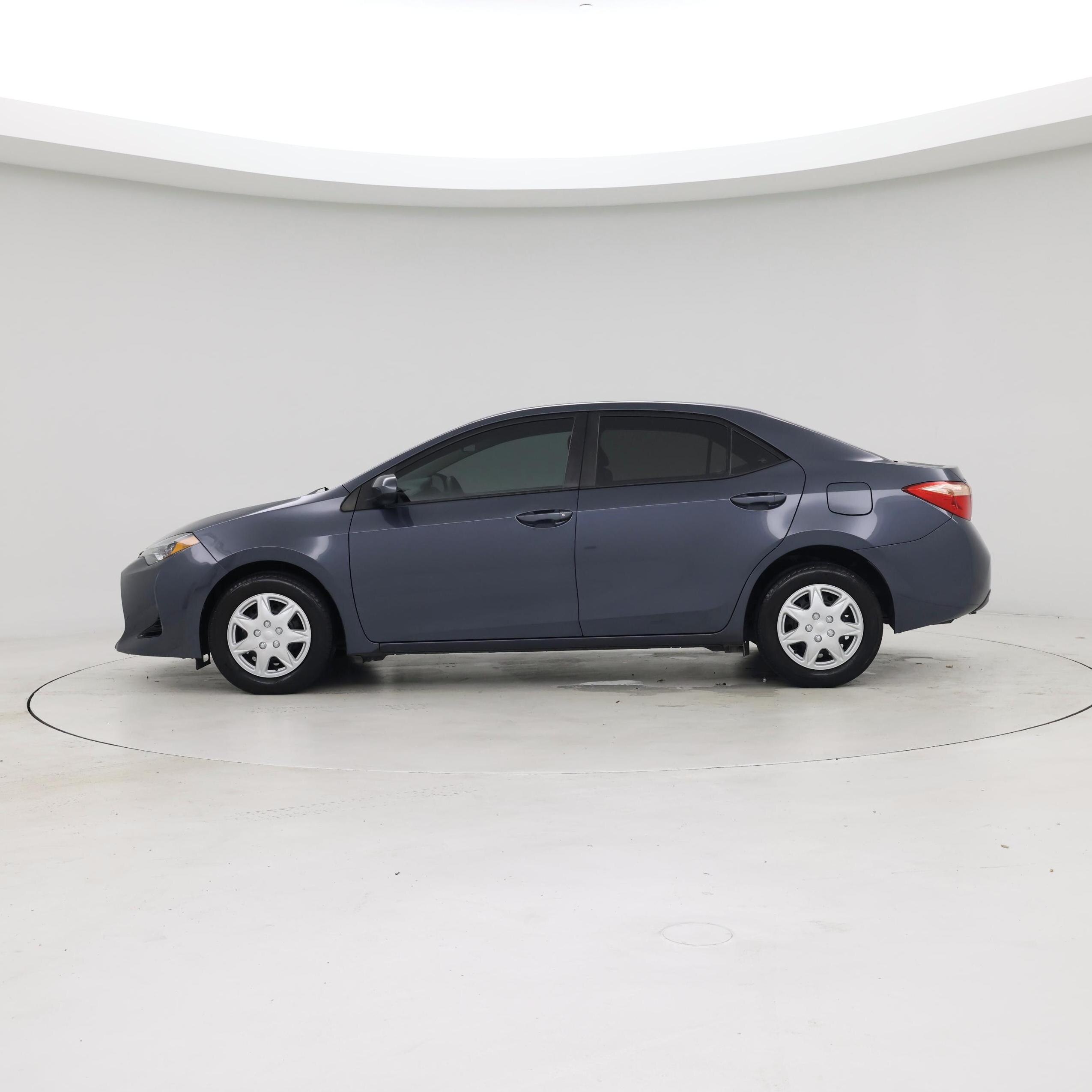 Thumbnail: 2018 Toyota Corolla - 3