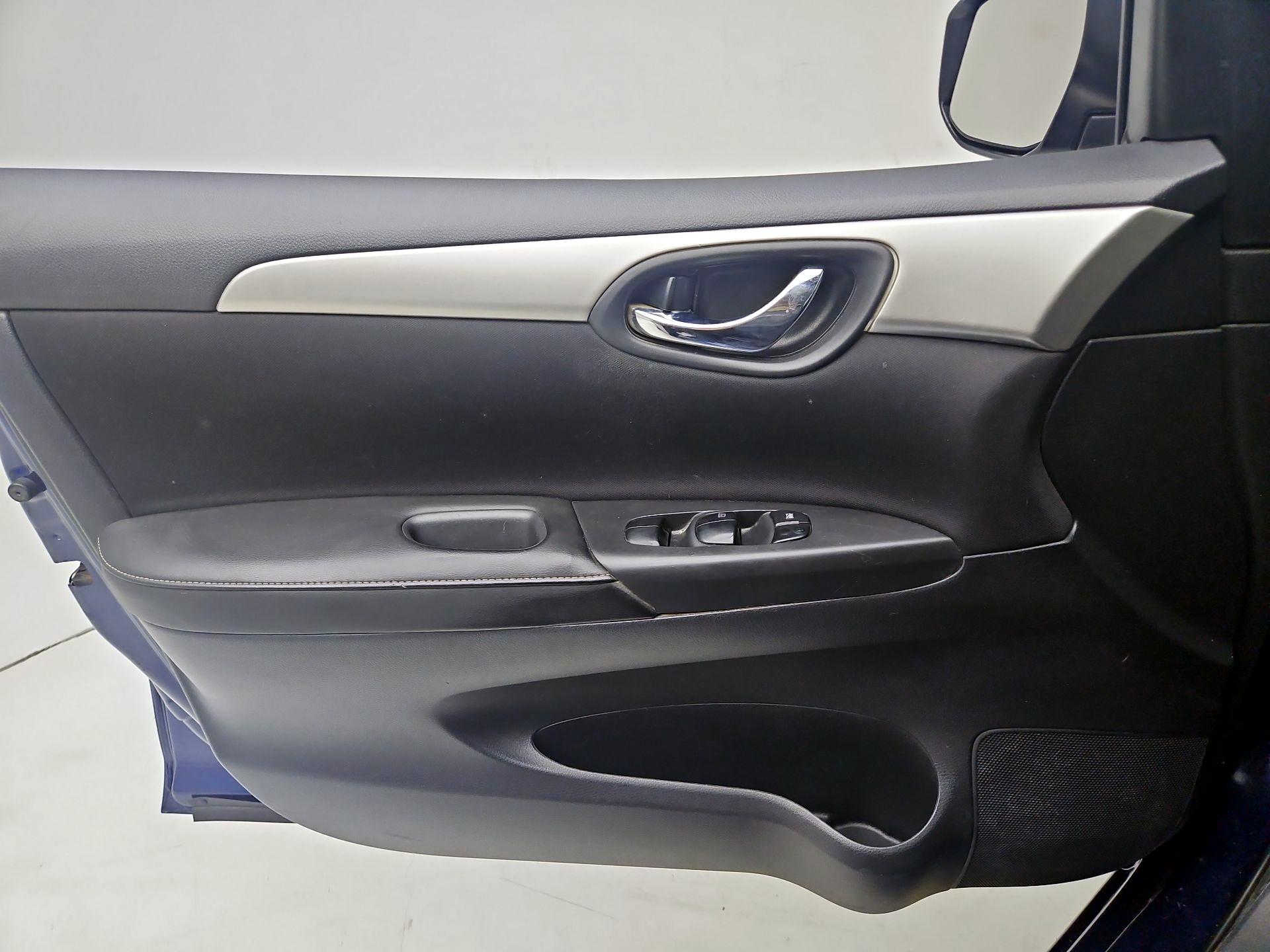 Thumbnail: 2019 Nissan Sentra - 12