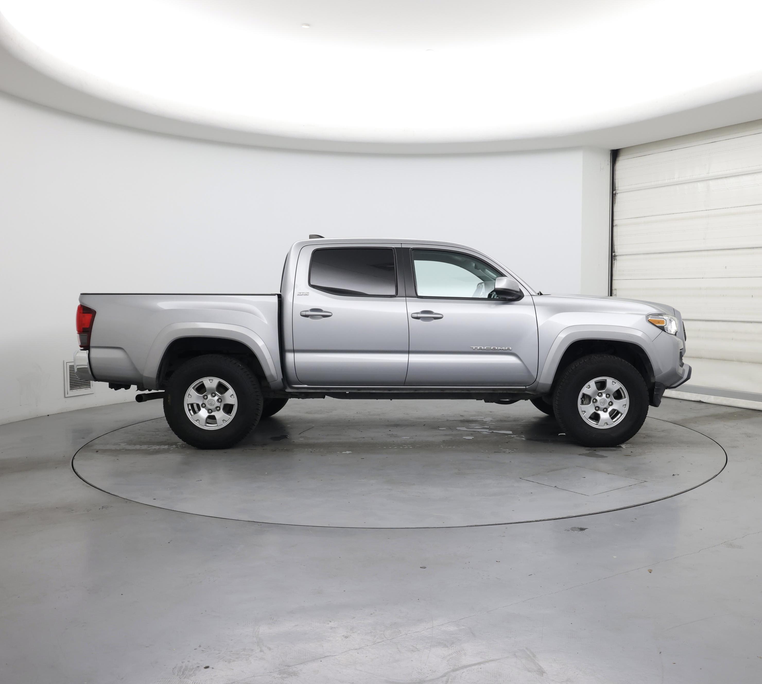 Thumbnail: 2020 Toyota Tacoma - 7