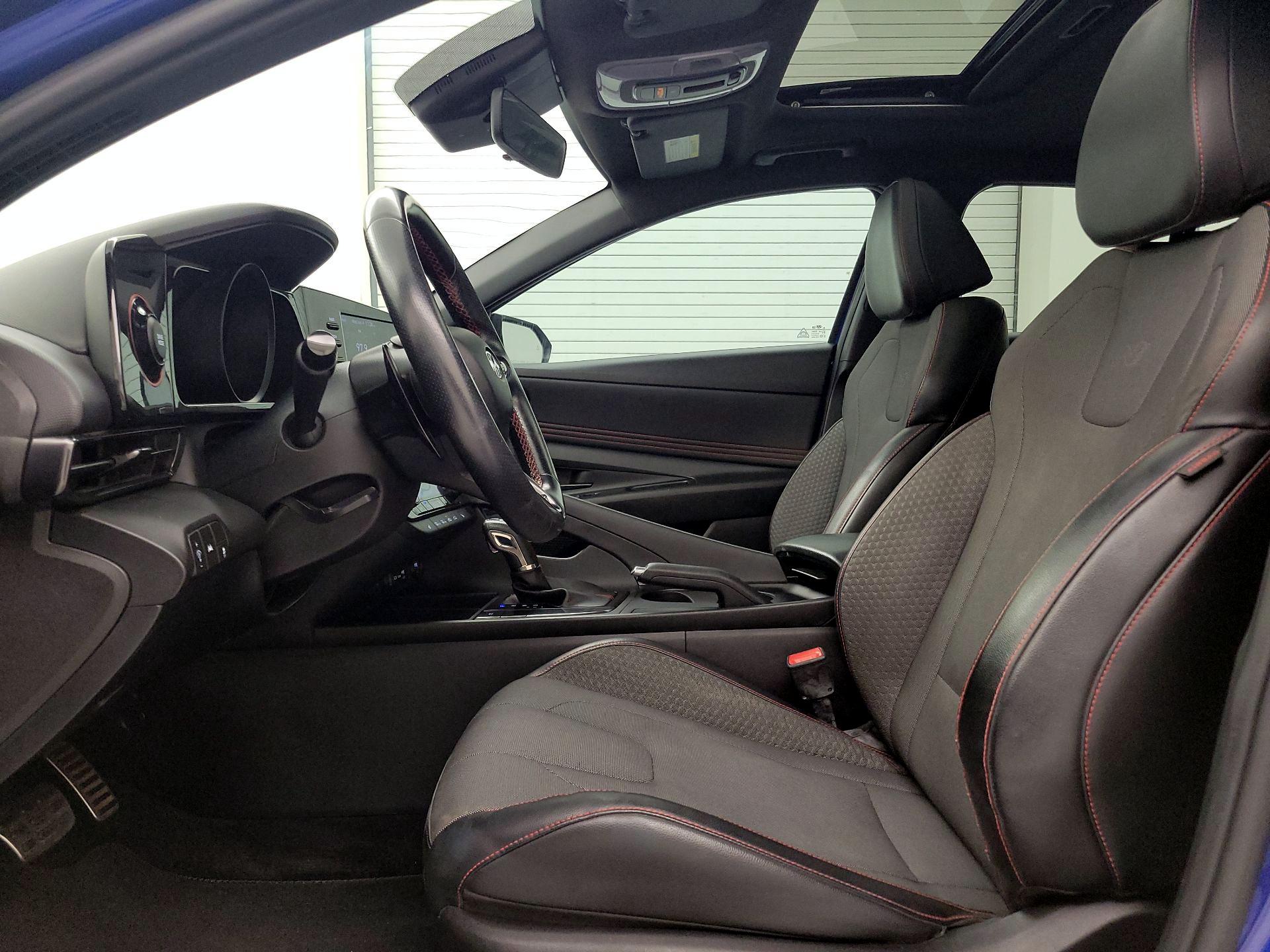 Thumbnail: 2022 Hyundai Elantra - 11