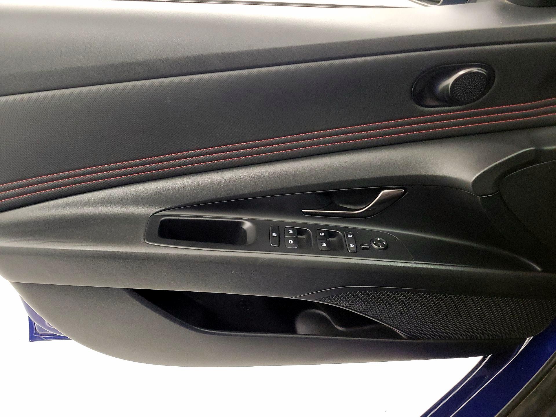 Thumbnail: 2022 Hyundai Elantra - 12