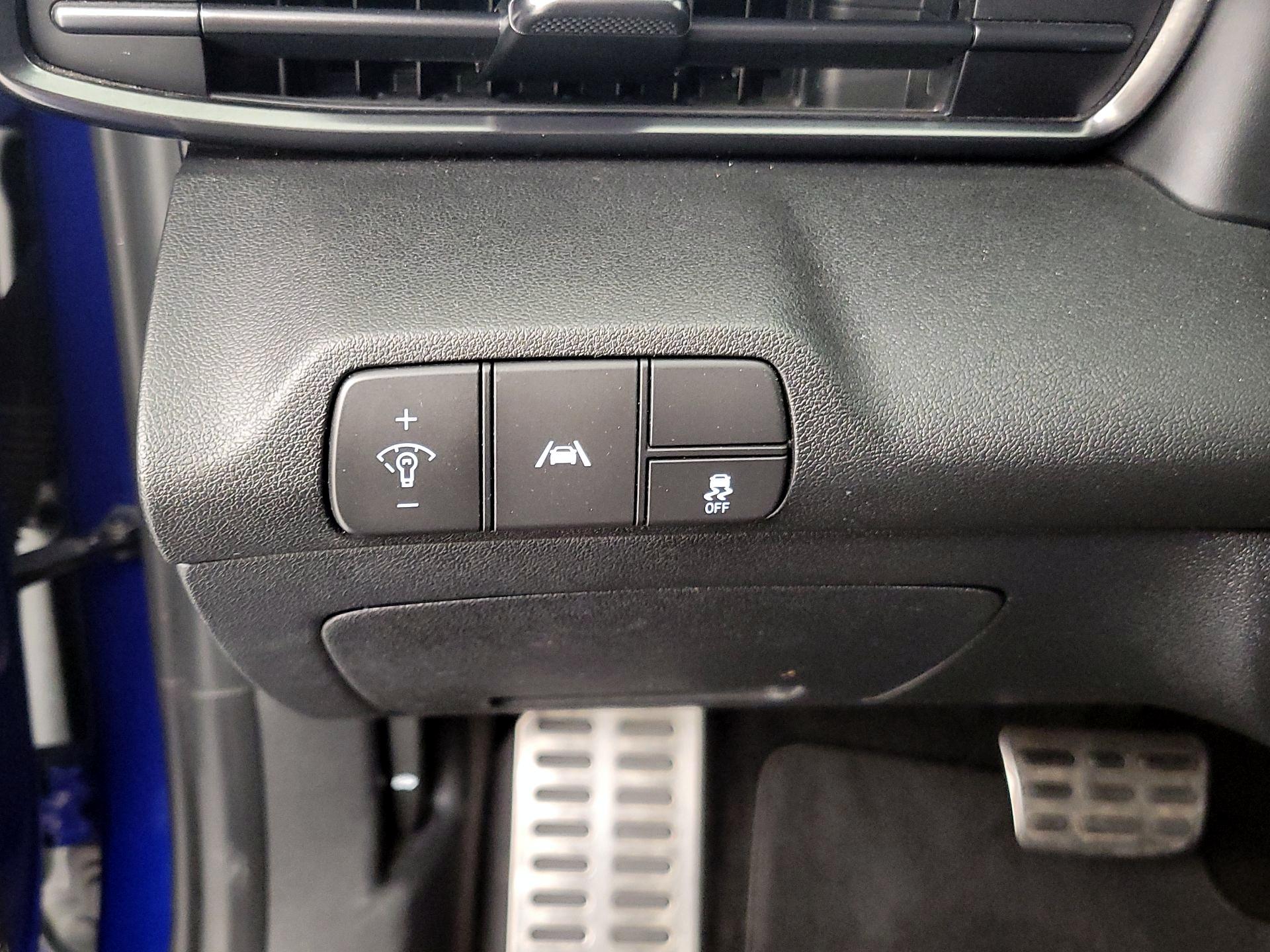 Thumbnail: 2022 Hyundai Elantra - 13