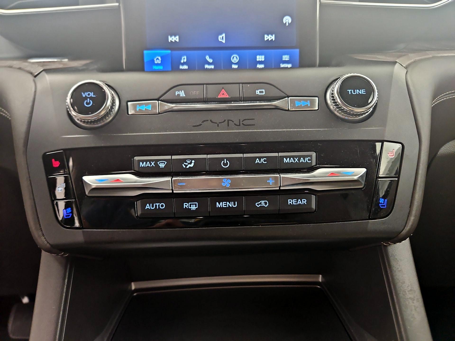 Thumbnail: 2020 Ford Explorer - 14