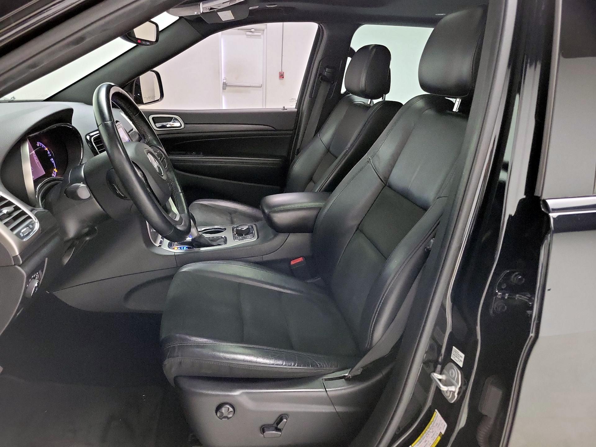 Thumbnail: 2020 Jeep Grand Cherokee - 11