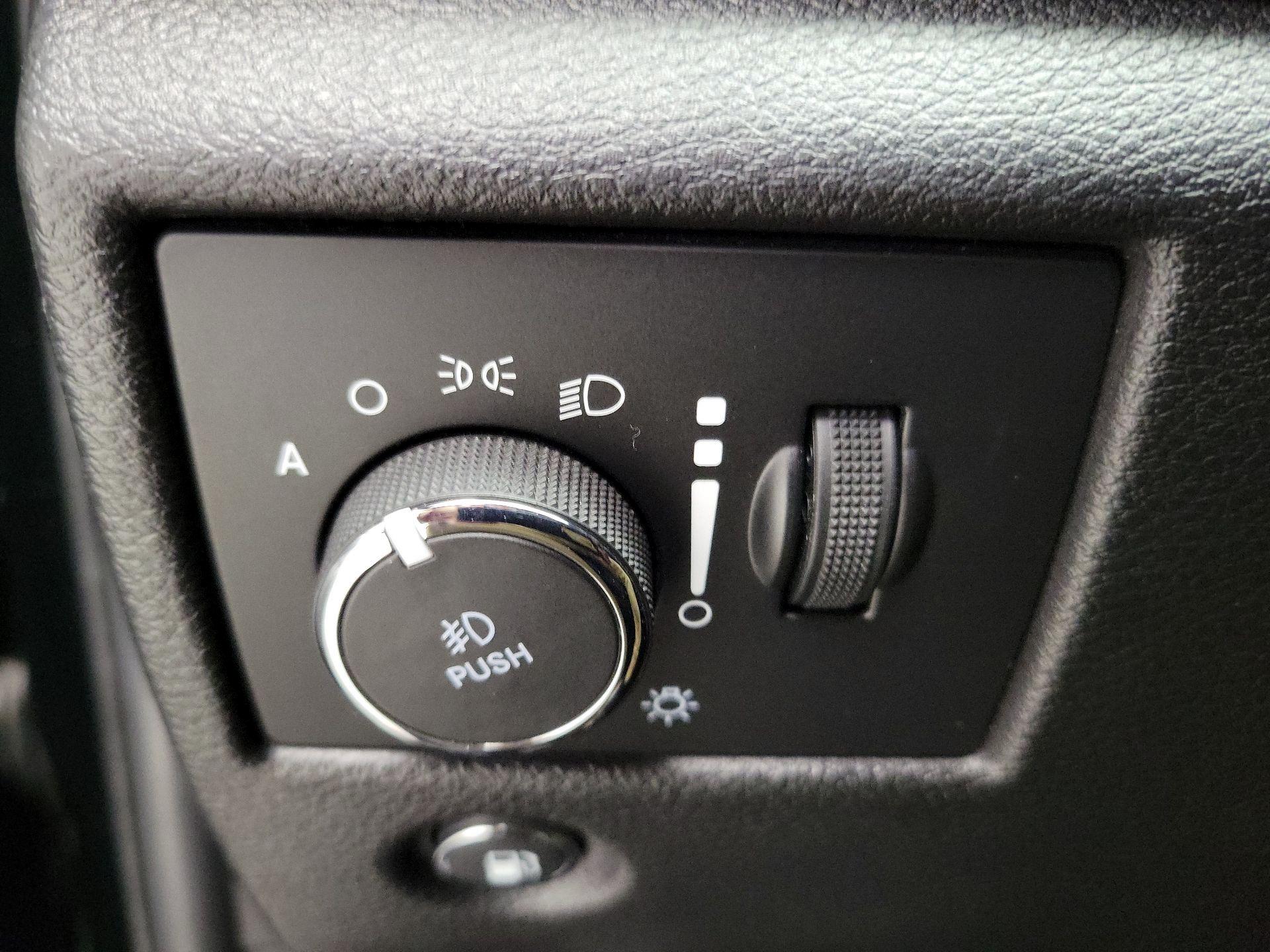 Thumbnail: 2020 Jeep Grand Cherokee - 13