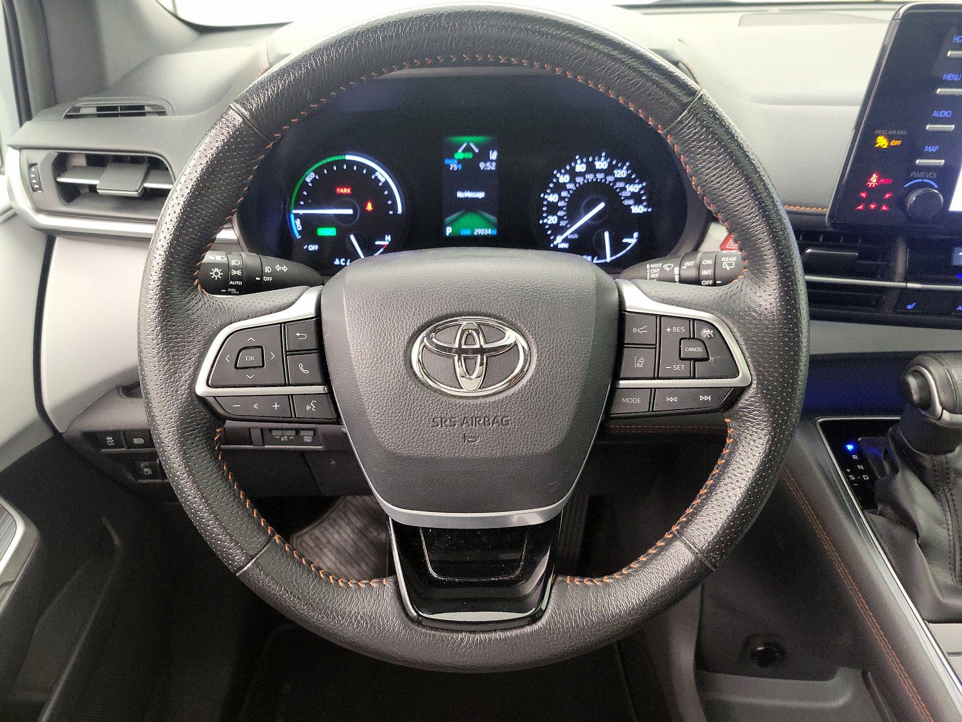 Thumbnail: 2021 Toyota Sienna - 10