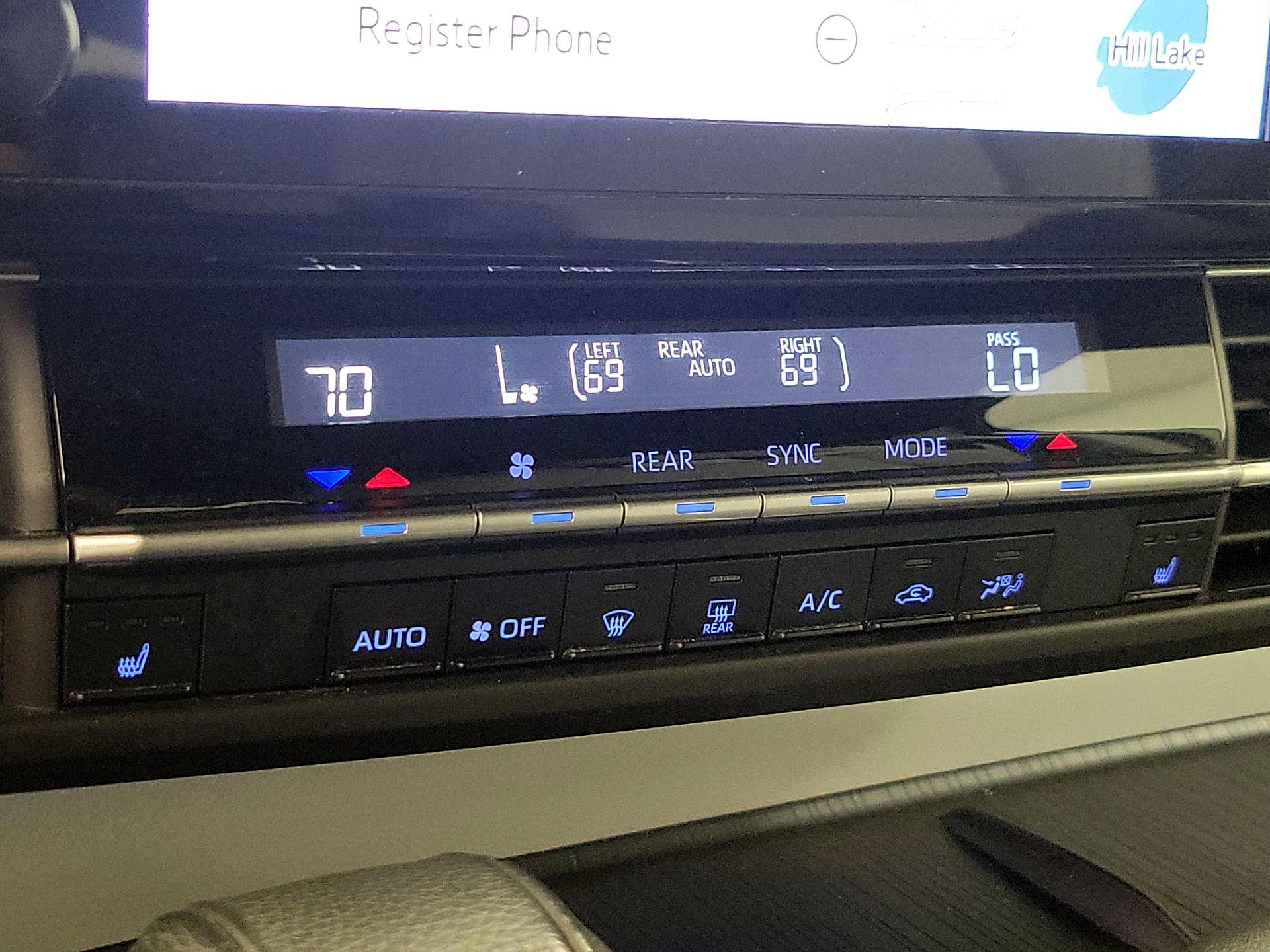 Thumbnail: 2021 Toyota Sienna - 17