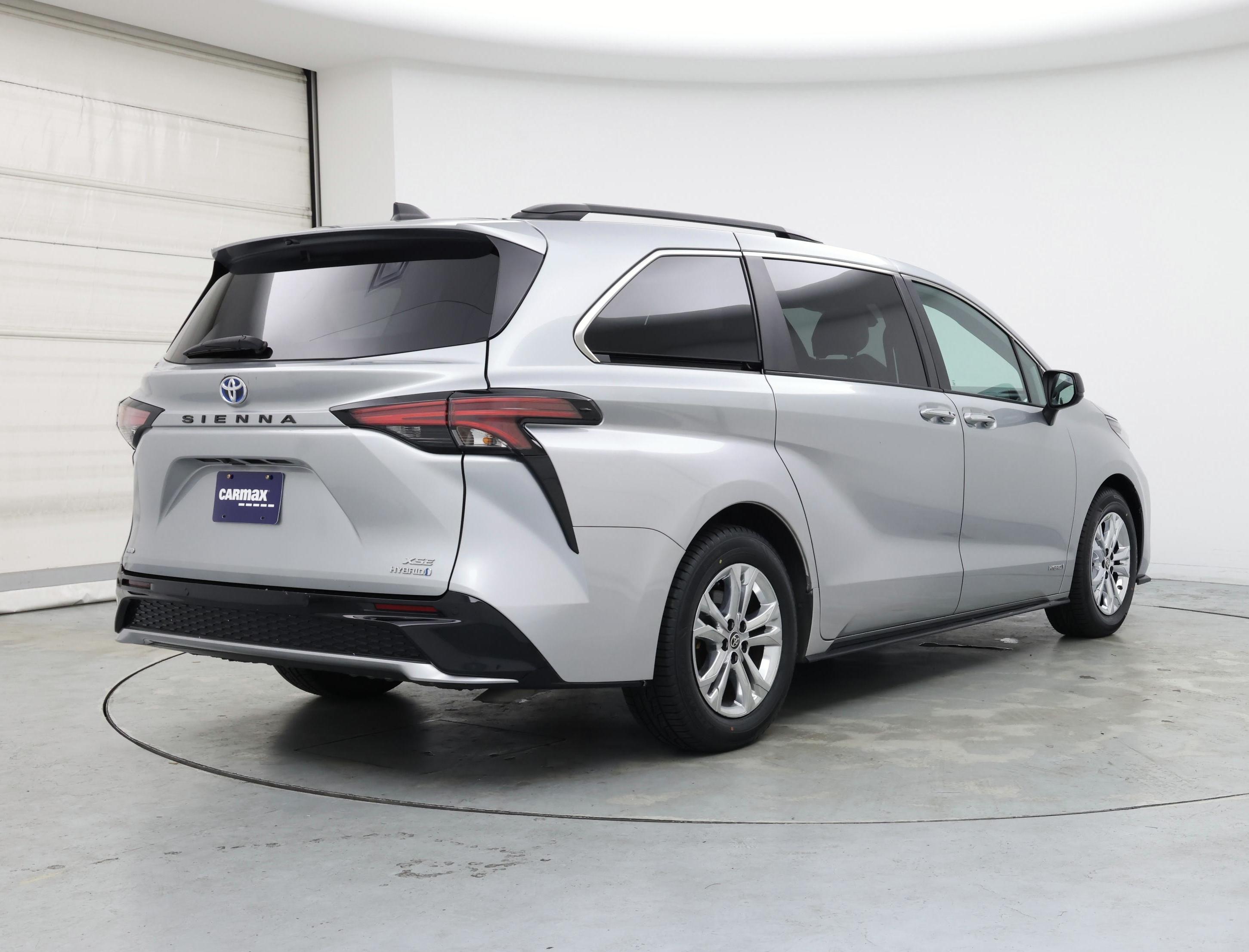 Thumbnail: 2021 Toyota Sienna - 8