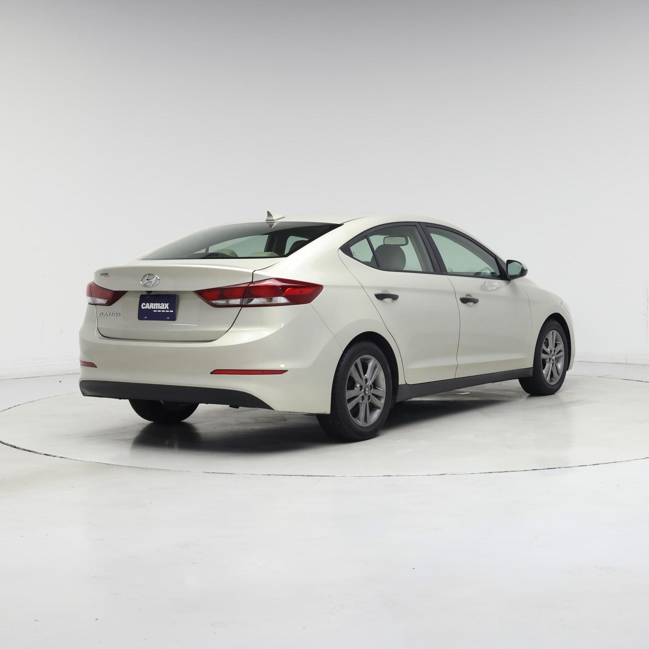 Thumbnail: 2017 Hyundai Elantra - 8