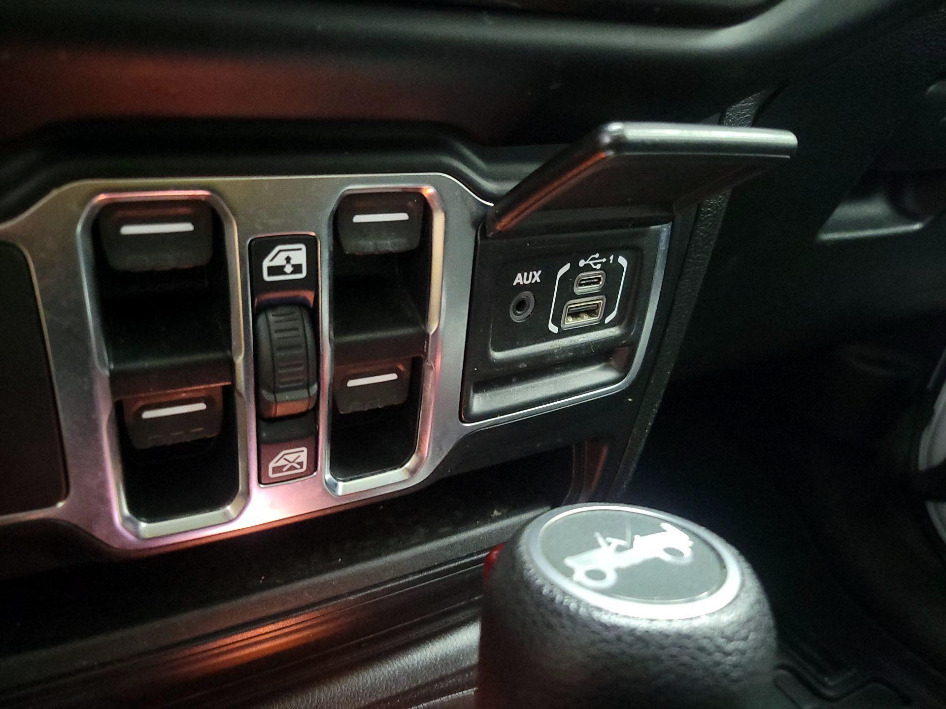 Thumbnail: 2020 Jeep Wrangler - 17