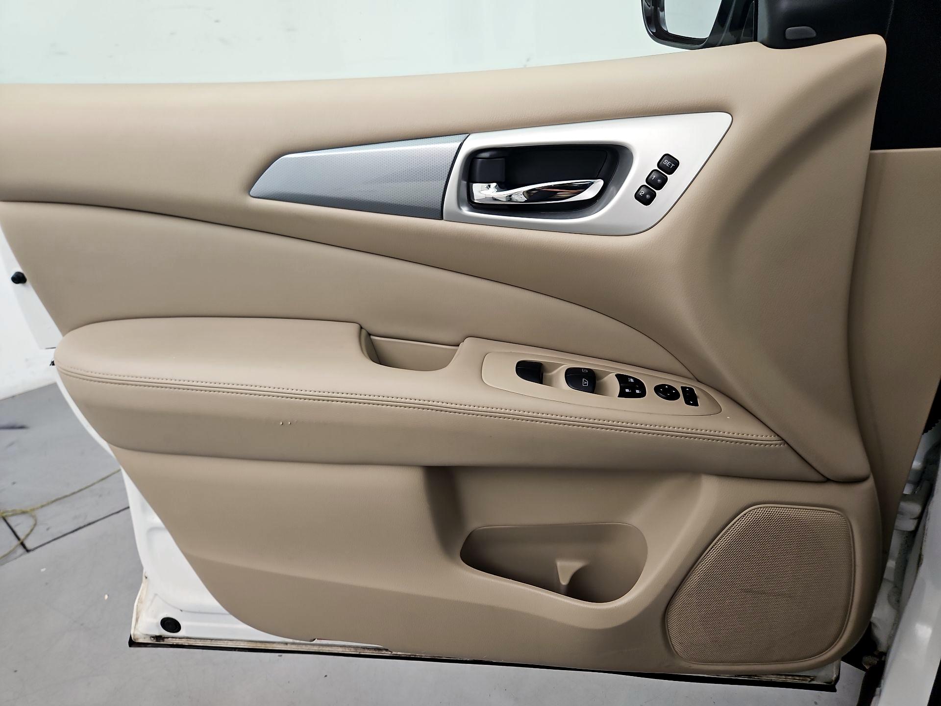 Thumbnail: 2017 Nissan Pathfinder - 10