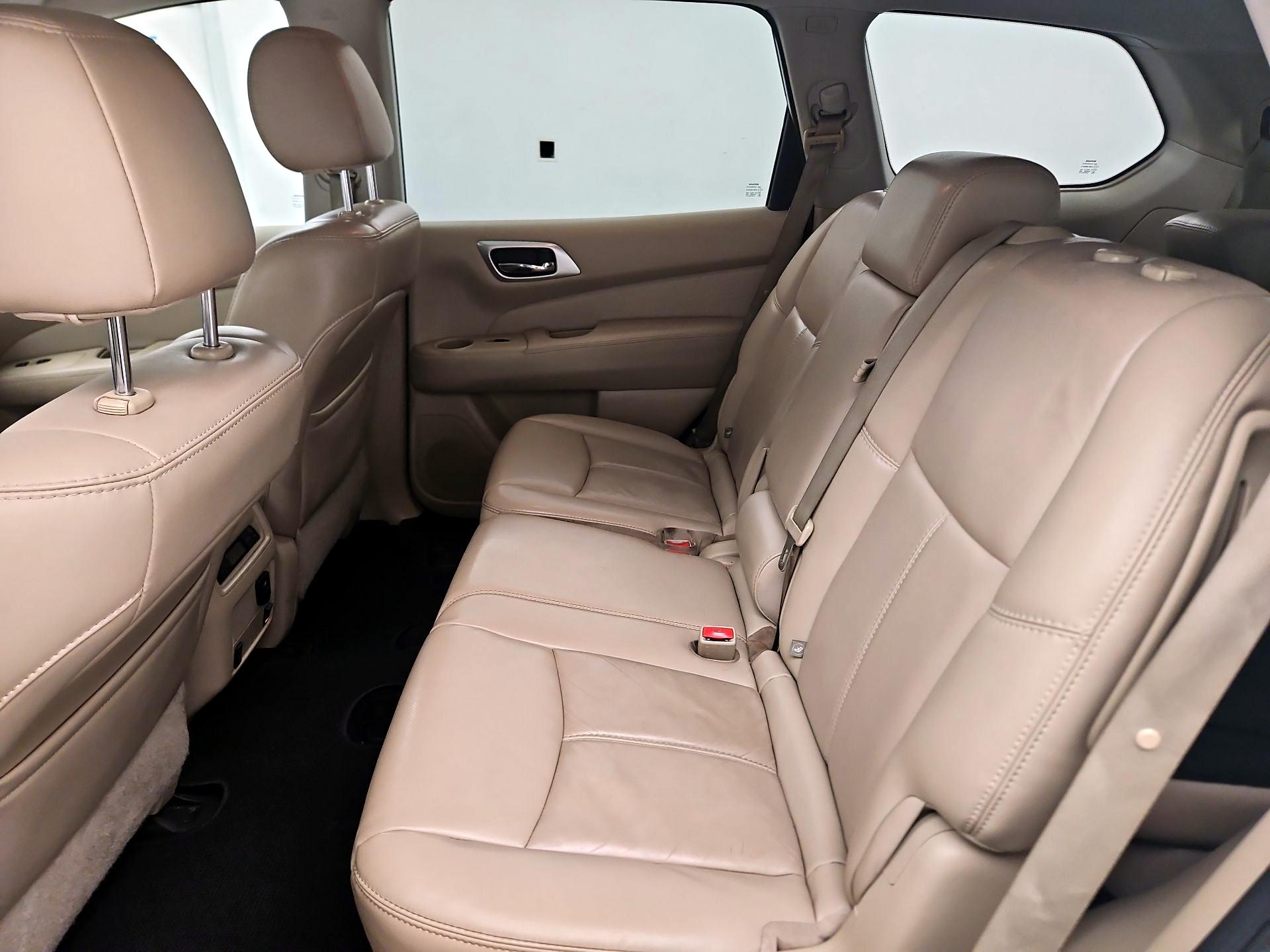 Thumbnail: 2017 Nissan Pathfinder - 16