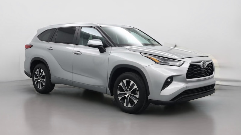 2023 Toyota Highlander XLE Hero Image
