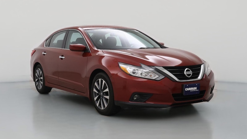 2016 Nissan Altima SV Hero Image