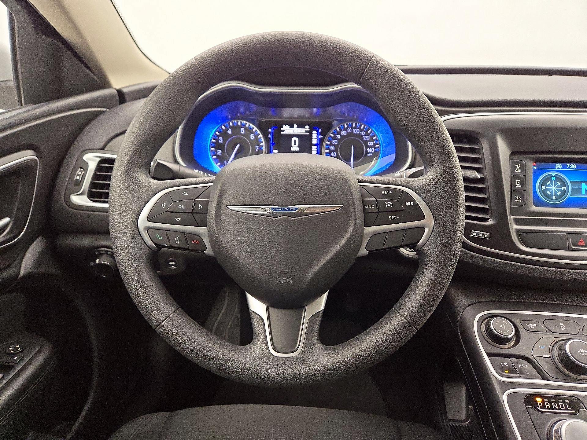 Thumbnail: 2016 Chrysler 200 - 10