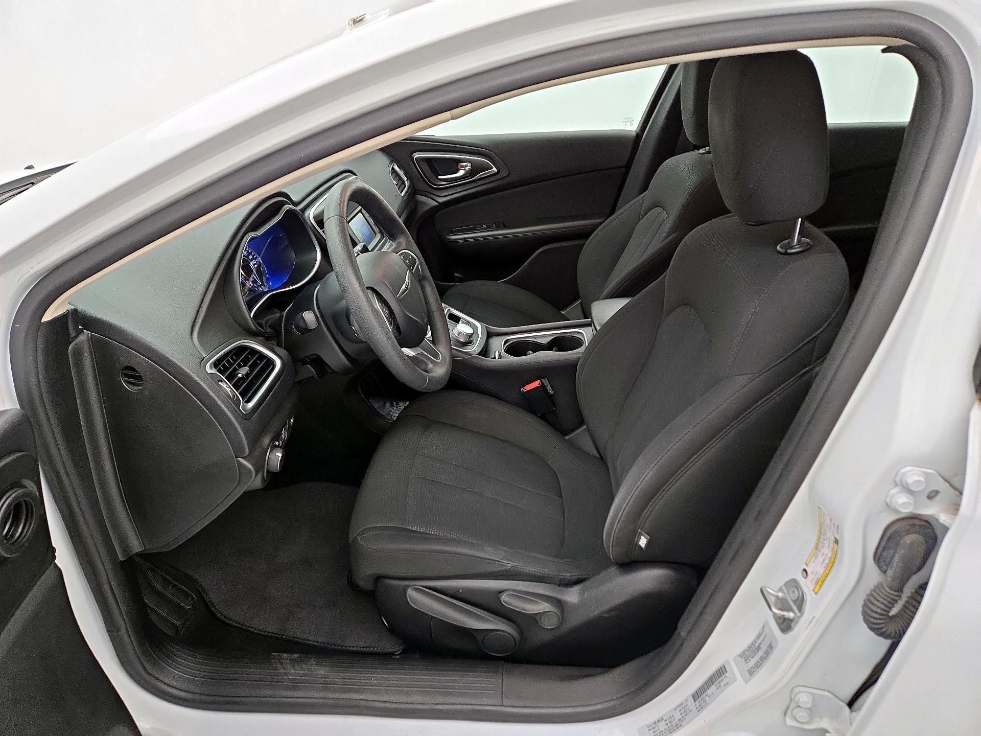 Thumbnail: 2016 Chrysler 200 - 11