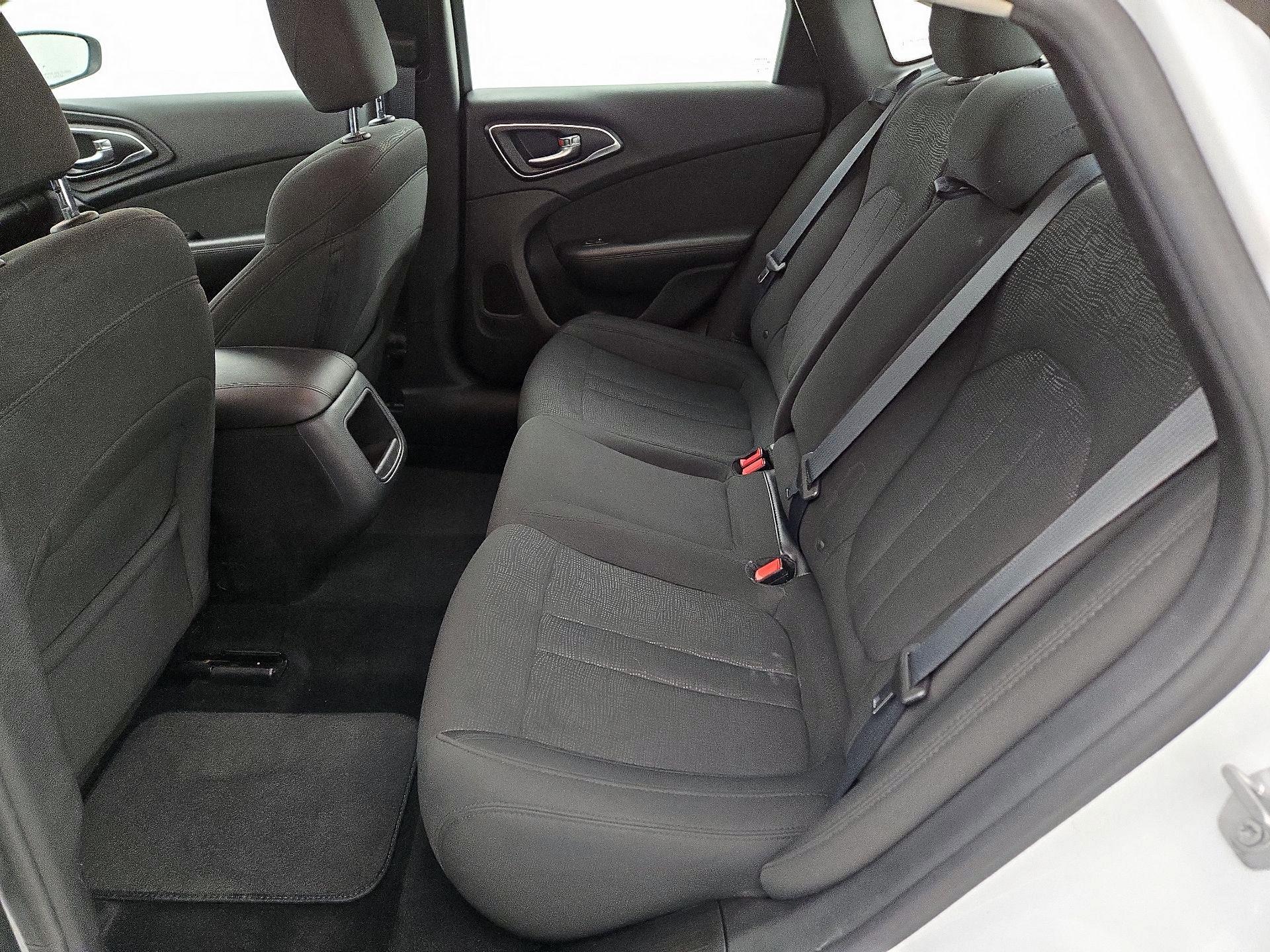 Thumbnail: 2016 Chrysler 200 - 19