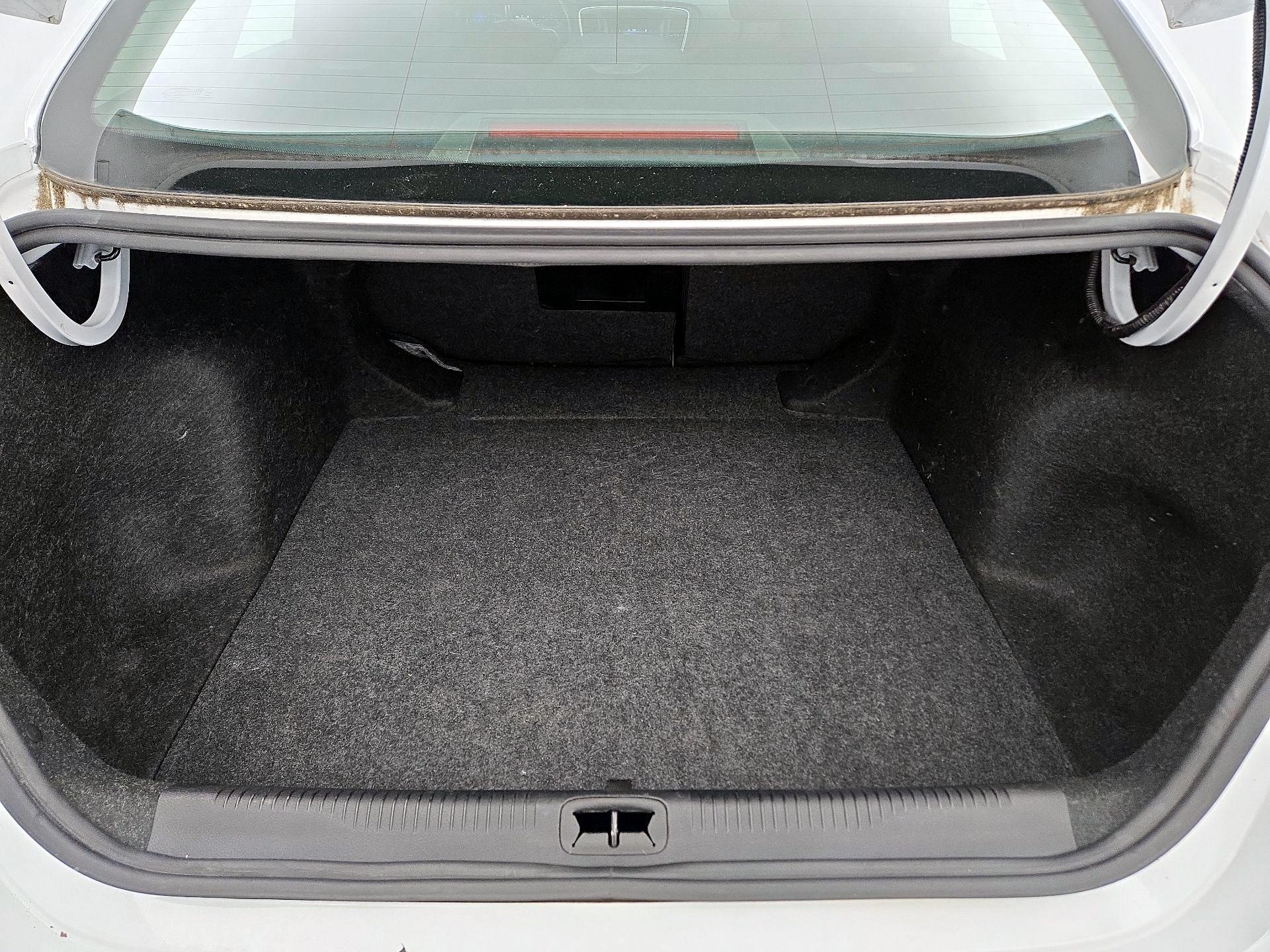 Thumbnail: 2016 Chrysler 200 - 20