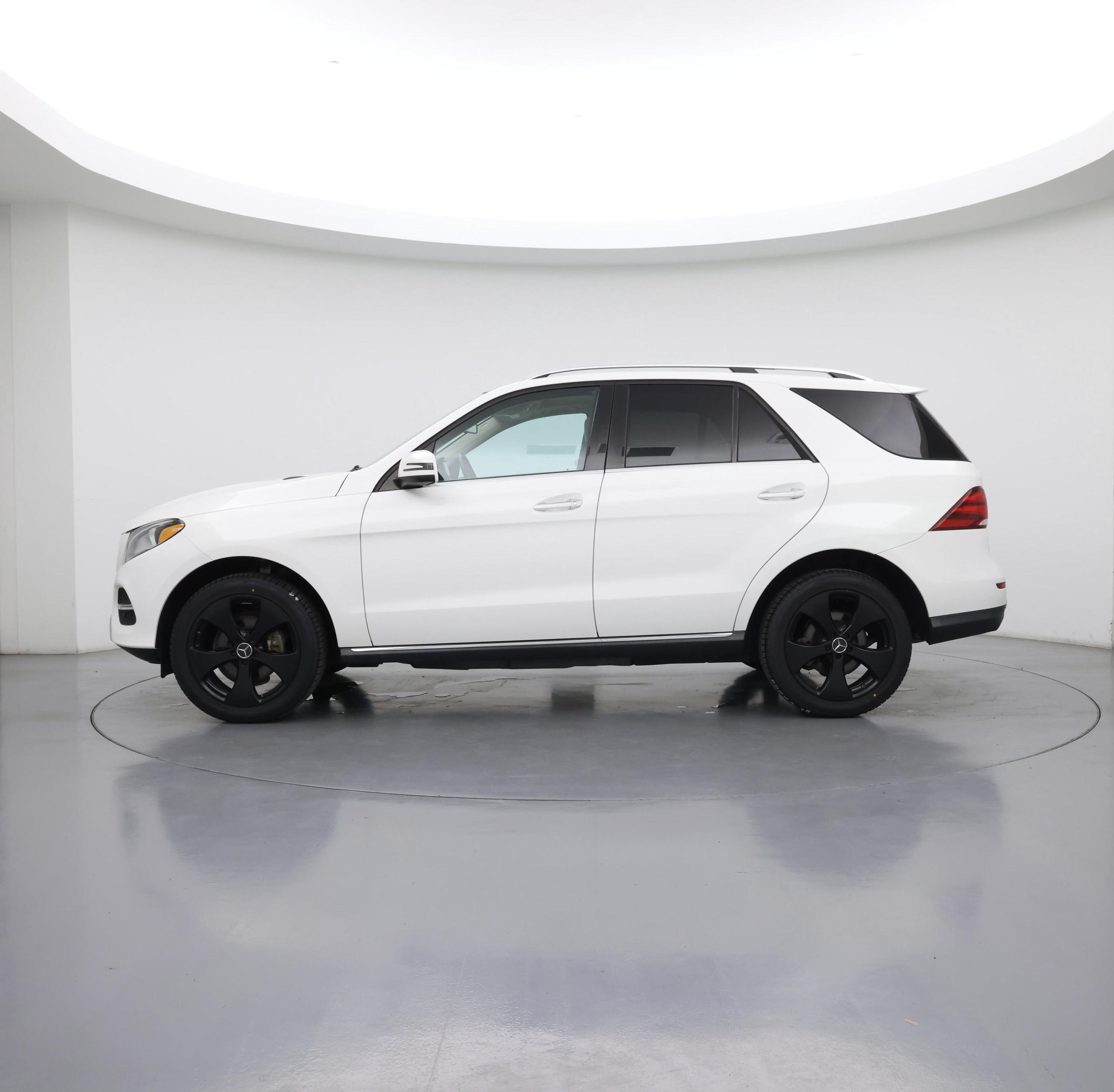Thumbnail: 2016 Mercedes-Benz GLE - 3
