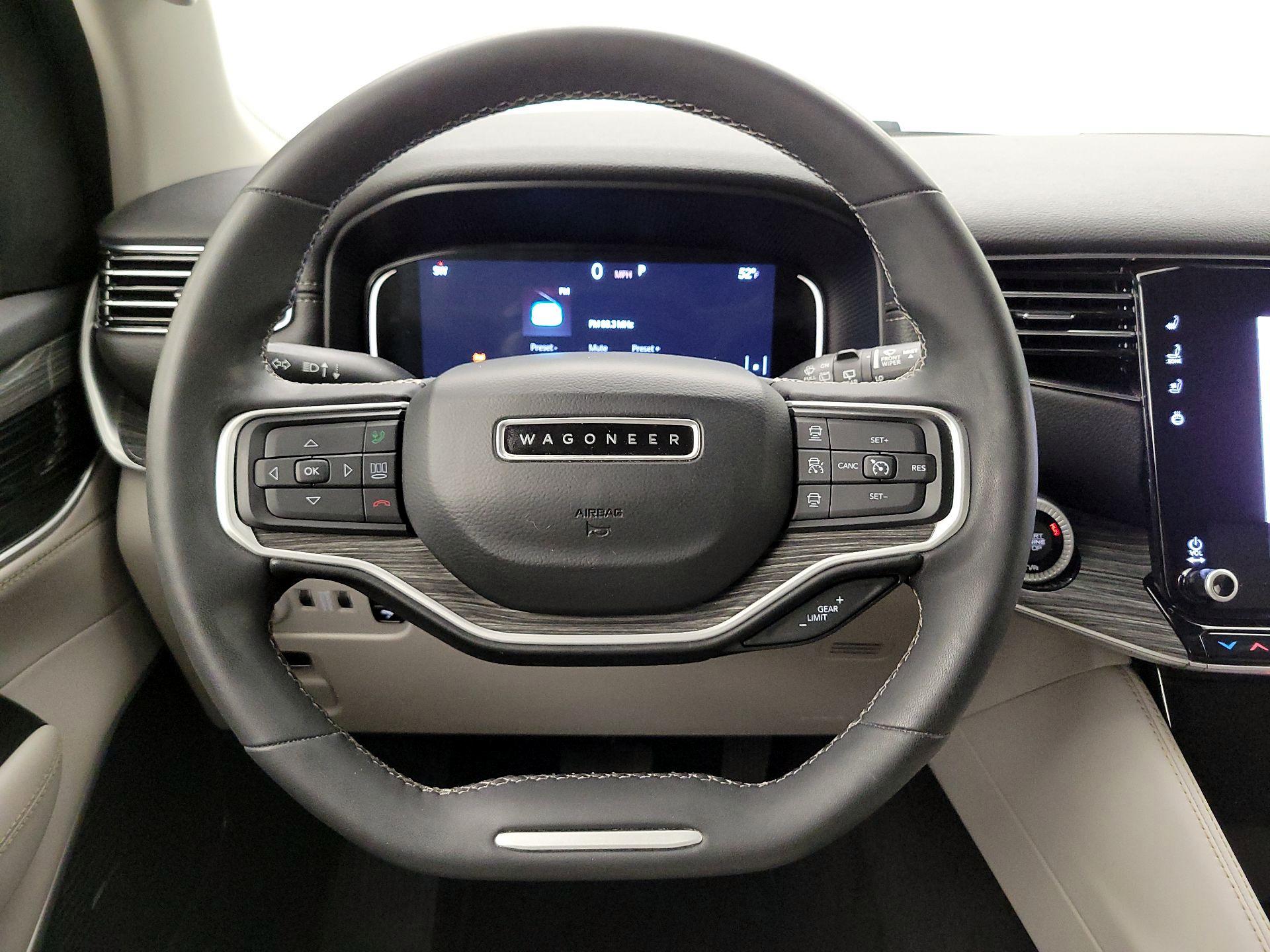 Thumbnail: 2022 Jeep Wagoneer - 10