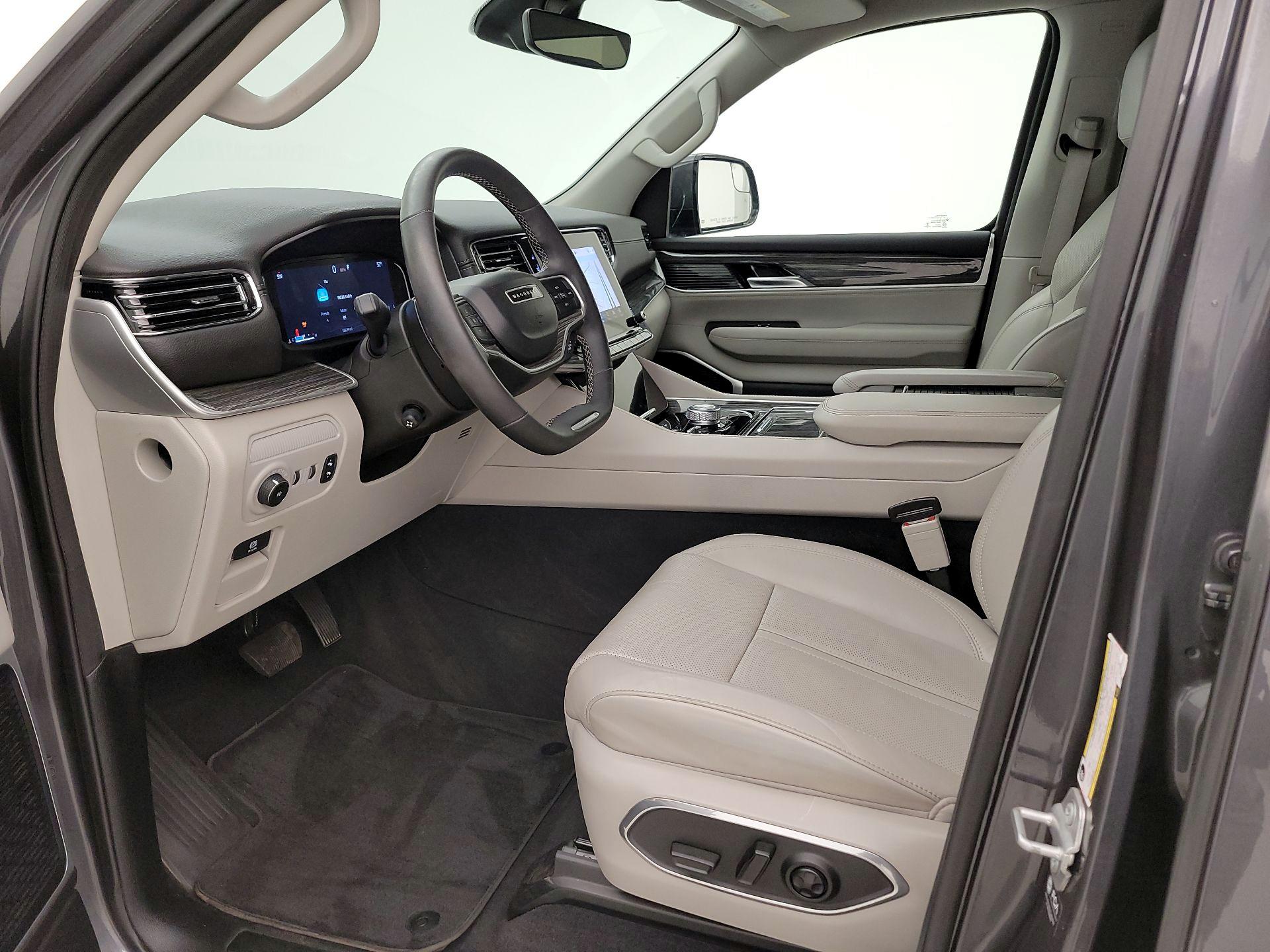 Thumbnail: 2022 Jeep Wagoneer - 11