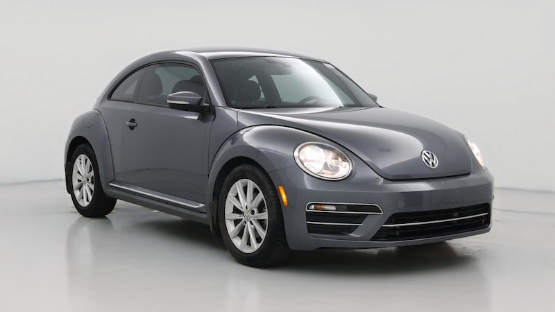 2017 Volkswagen Beetle SE Hero Image