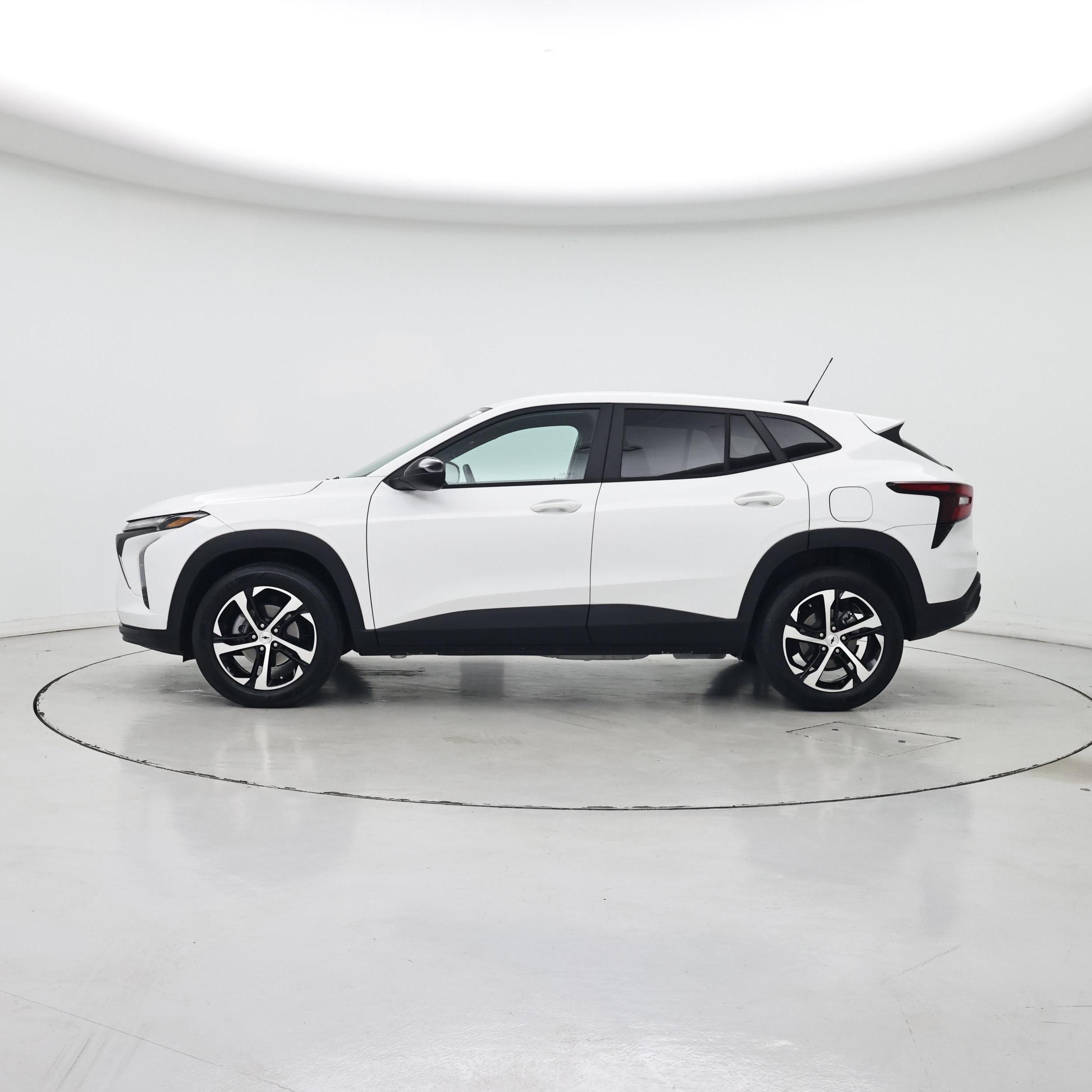 Thumbnail: 2024 Chevrolet Trax - 3