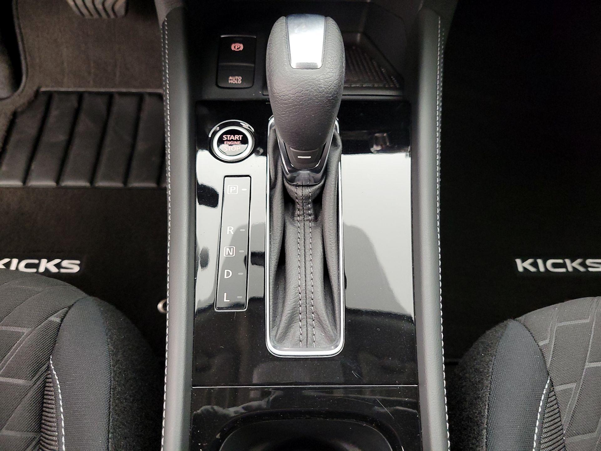 Thumbnail: 2023 Nissan Kicks - 16