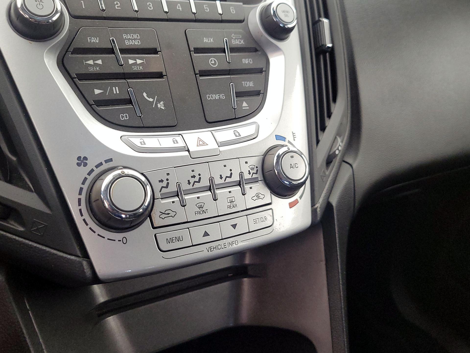 Thumbnail: 2015 Chevrolet Equinox - 14