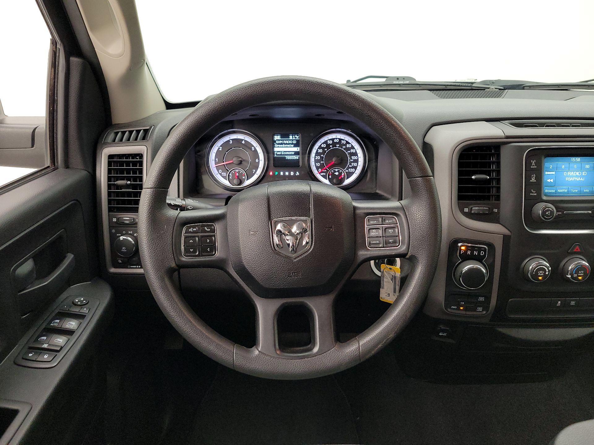 Thumbnail: 2019 RAM 1500 Classic - 10