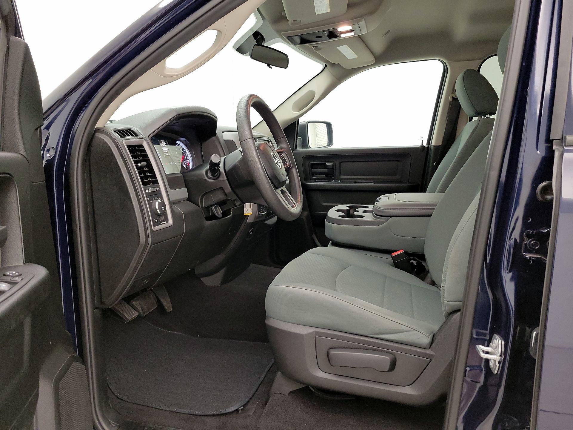 Thumbnail: 2019 RAM 1500 Classic - 11