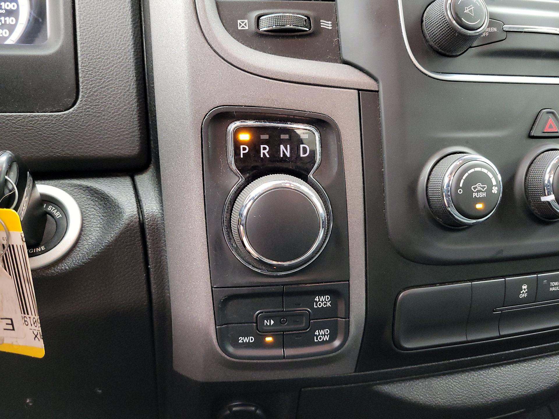 Thumbnail: 2019 RAM 1500 Classic - 17