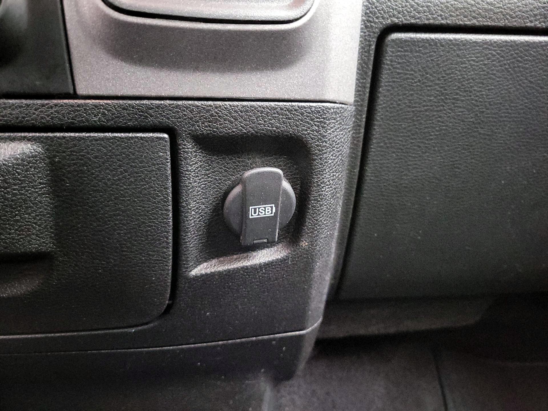 Thumbnail: 2019 RAM 1500 Classic - 18